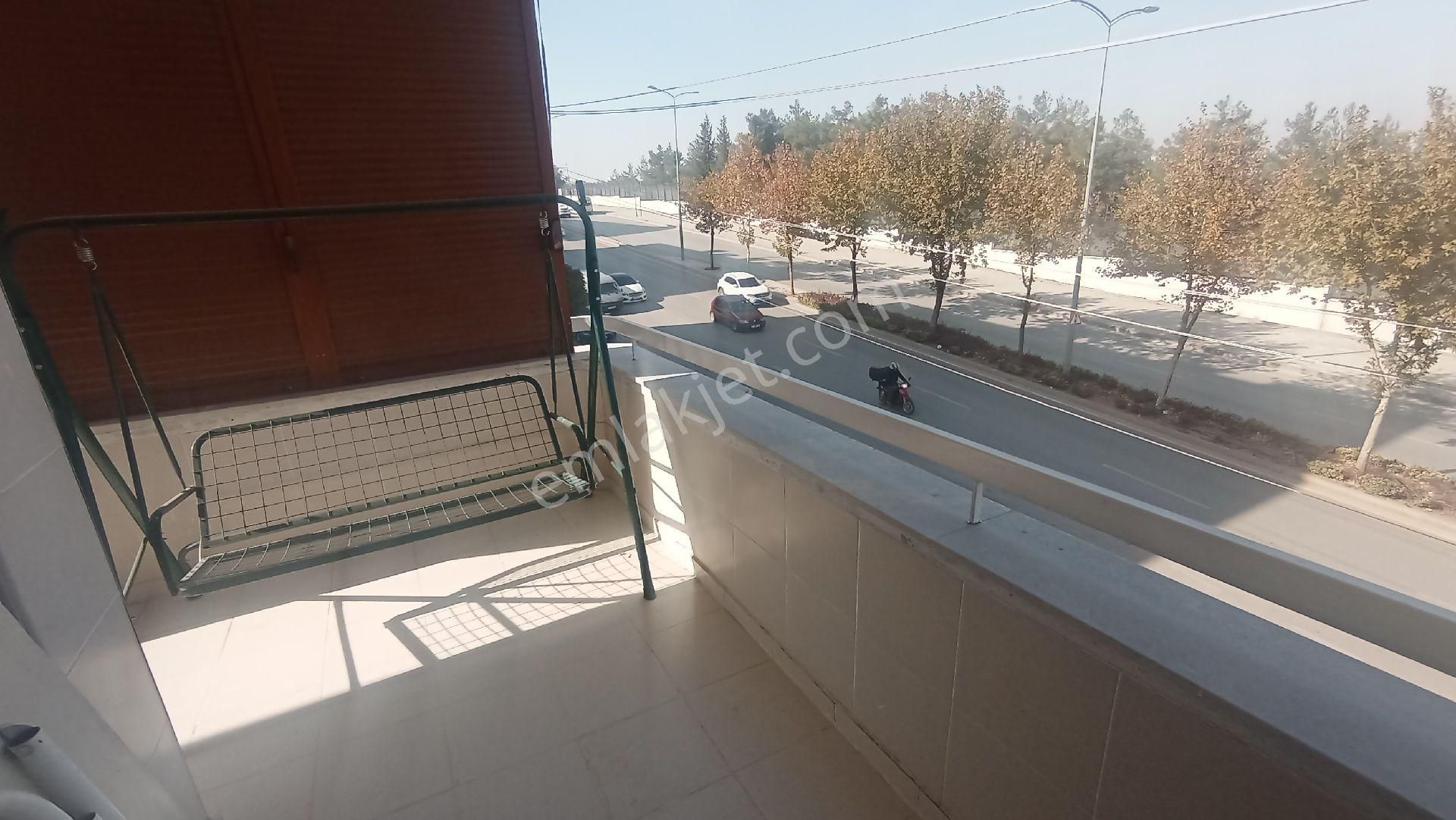 Kolejtepe Mahlesinde Bakımlı Masrafsız Göbek Kat 3+1 Temiz Daire - Görsel 13