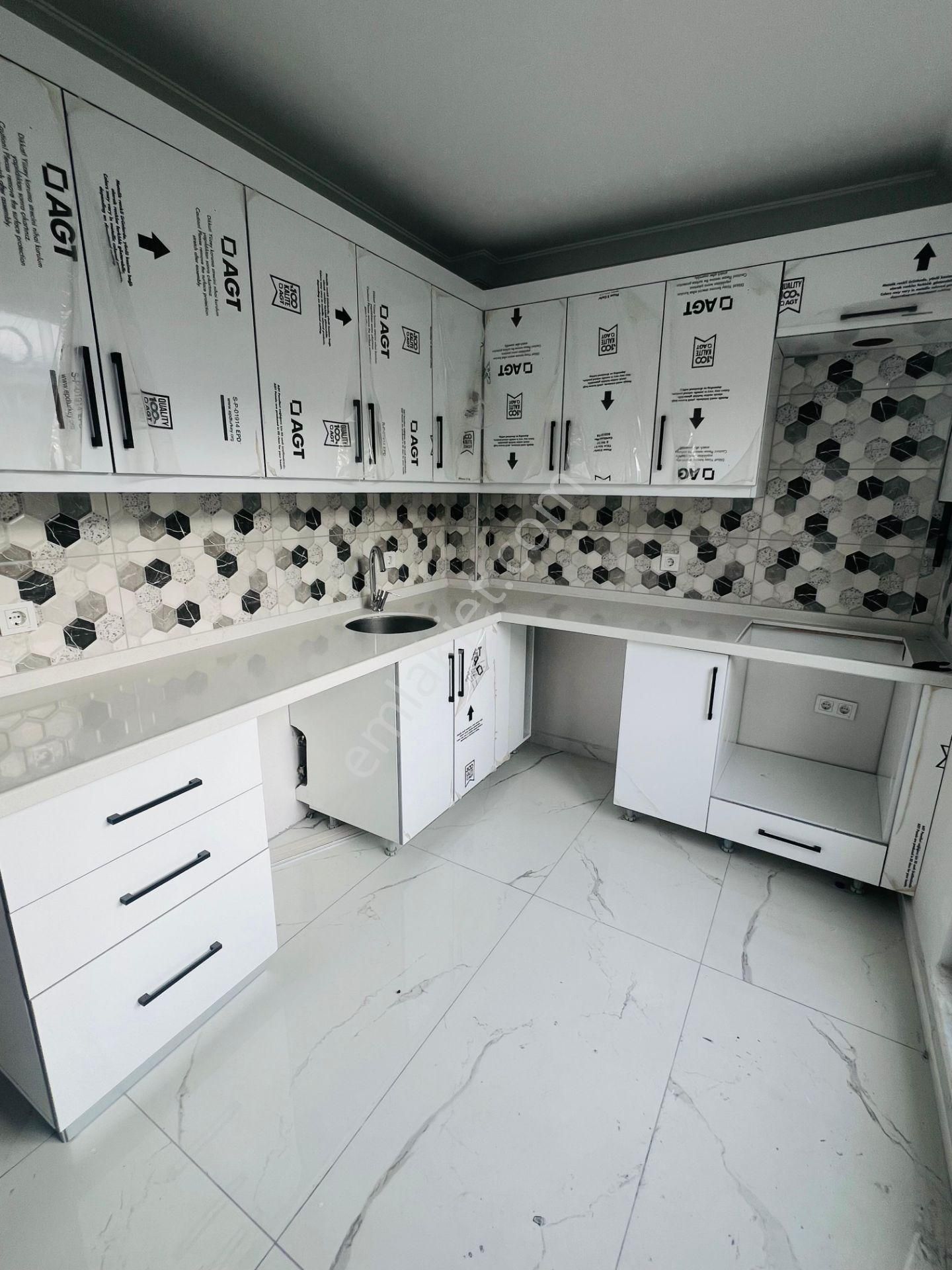 İstanbul Sancaktepe Yunusemre Mah Satılık 2+1 Ara Kat Daire 95 M2 - Görsel 14