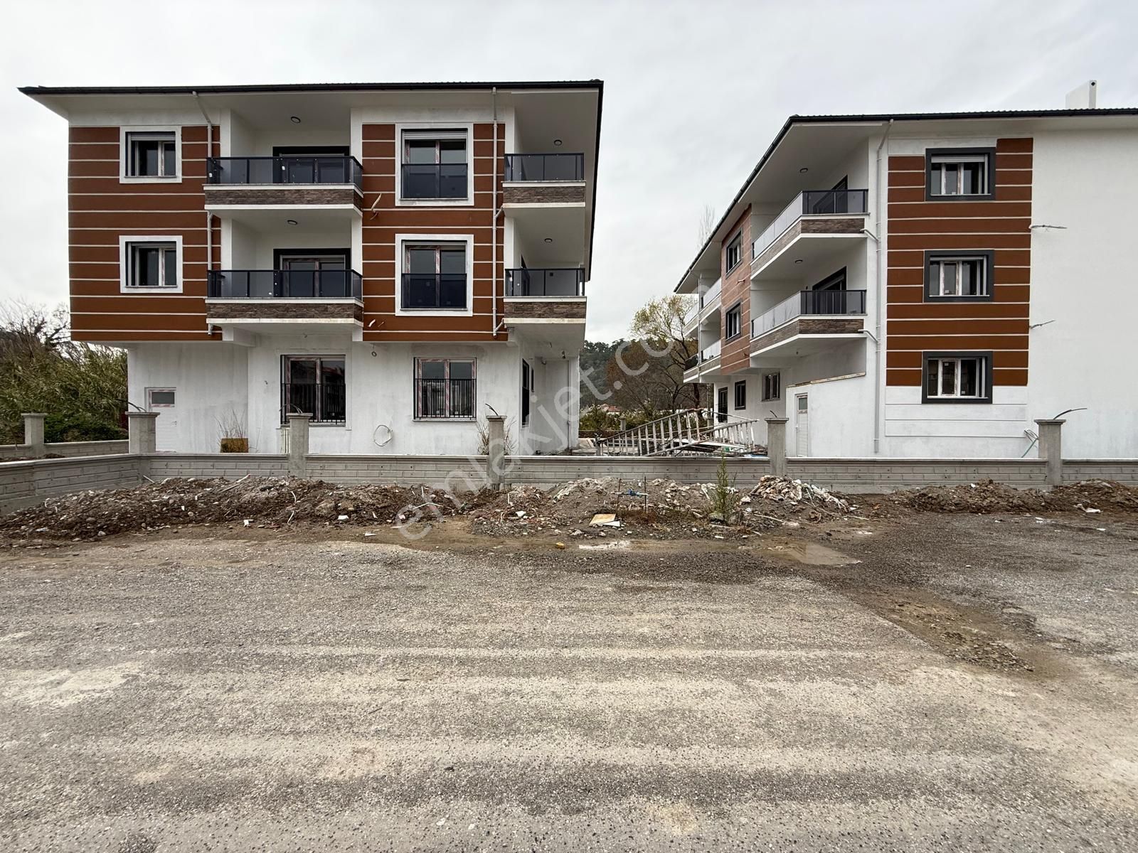 Stop’tan Ortaca Çaylı *havuzlu Sitede Kaliteli Yapı* 1+1 Satılık Daire - Görsel 32