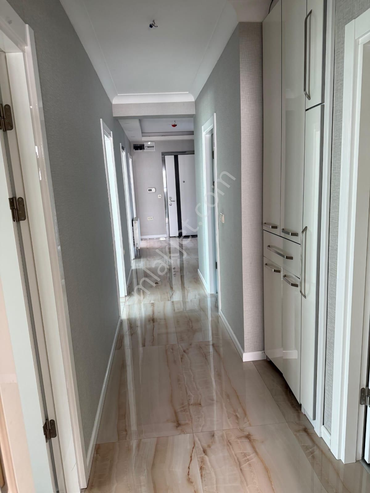 Kalecik Emlak'tan Teras Balkon E.banyolu Asansörlü 4+1 8.kat 150m² - Görsel 12