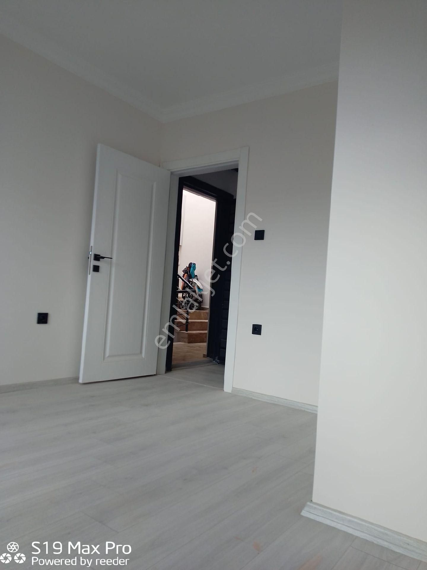Yalova Çınarcık Teşvikiye Plajlar Mevkiinde Dubleks 2+1 Kapalı Teraslı Ve Balkonlu Yeni B - Görsel 21