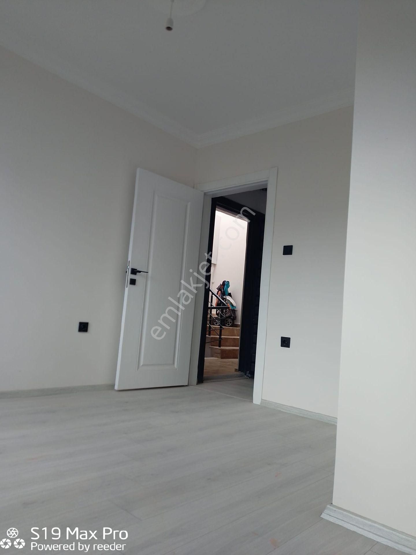 Yalova Çınarcık Teşvikiye Plajlar Mevkiinde Dubleks 2+1 Kapalı Teraslı Ve Balkonlu Yeni B - Görsel 22