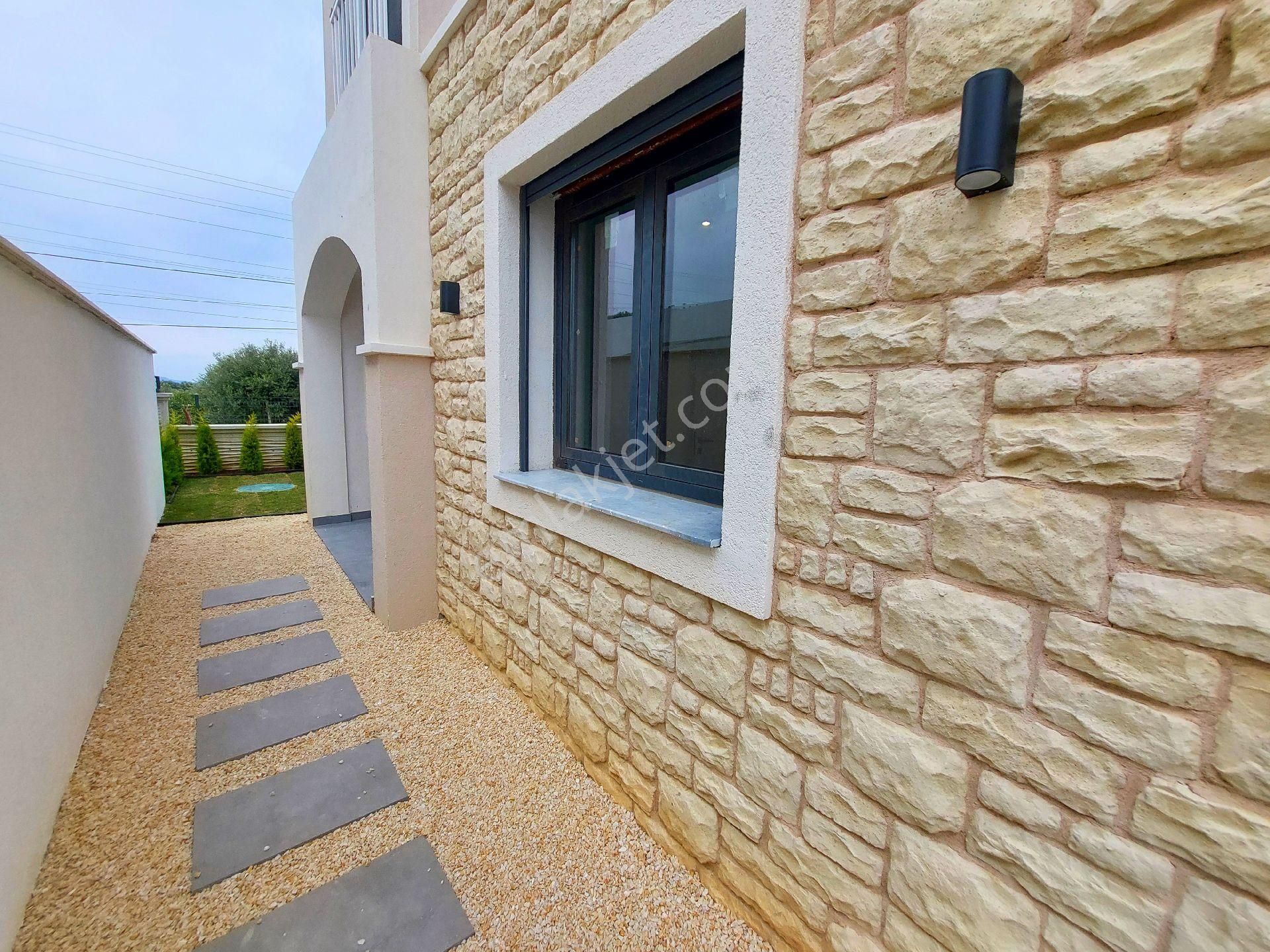 Kuşadasında Özel Havuzlu 4+1 Tek Müstakil Sıfır Villa - Görsel 9