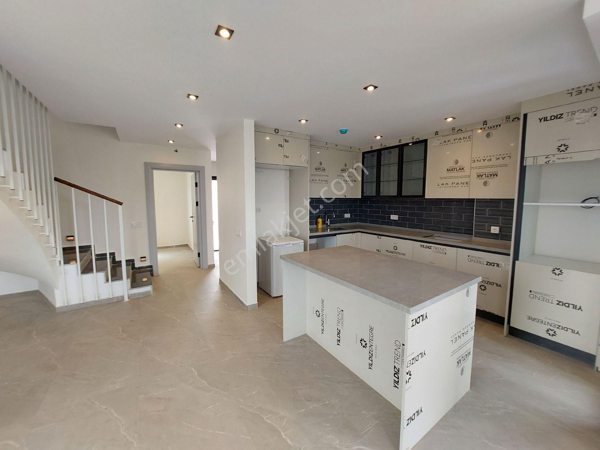 Kuşadasında Özel Havuzlu 4+1 Tek Müstakil Sıfır Villa - Görsel 29