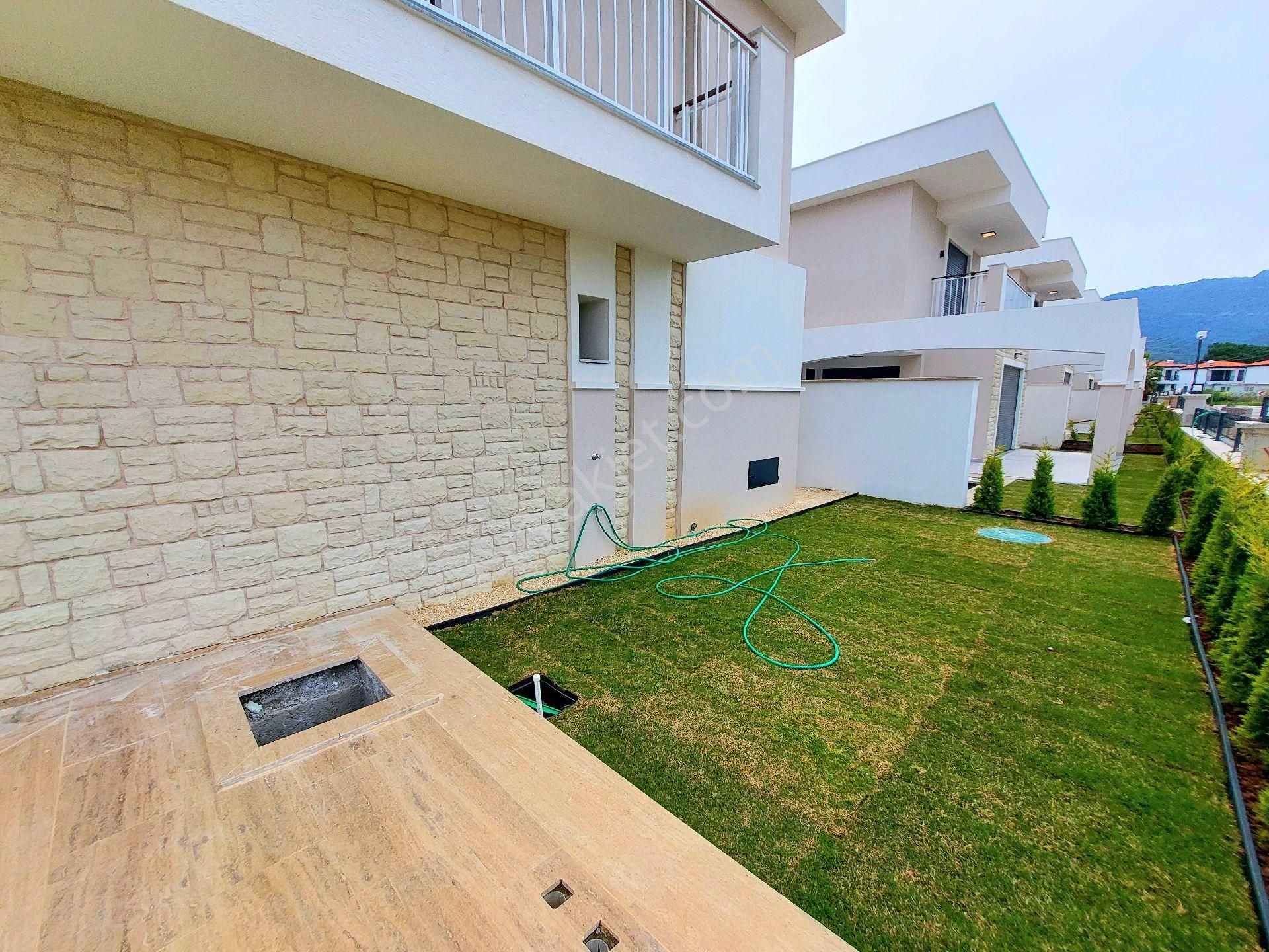 Kuşadasında Özel Havuzlu 4+1 Tek Müstakil Sıfır Villa - Görsel 32