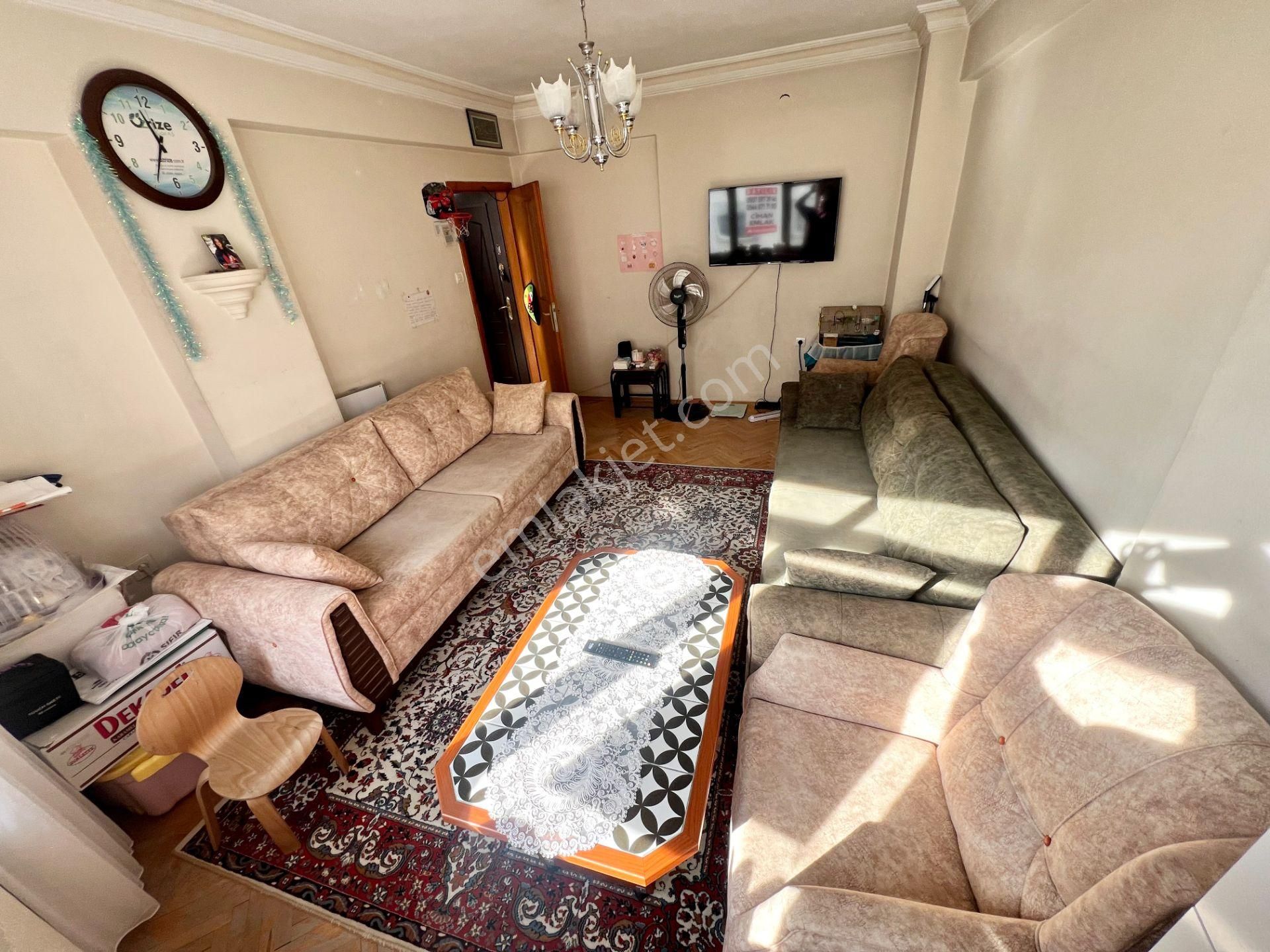 Cihandan Güventepe'de Kıvanç Cadde Üzerinde Katta 2+1 Daire