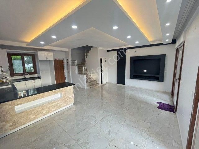 Gümüldürde Denize 100 Metre Mesafede 3+1 Satılık Villa