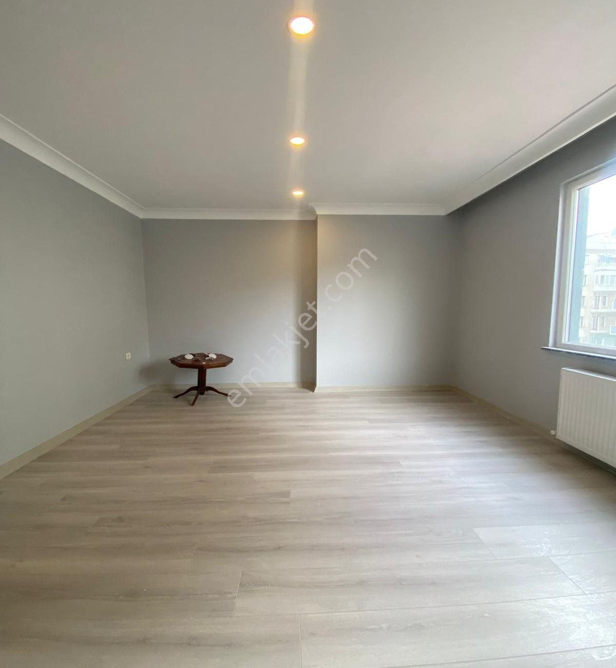 Avcılar Merkezin Göbeğinde 3+1 Kapalı Otoparklı Ara Kat Daire - Görsel 3