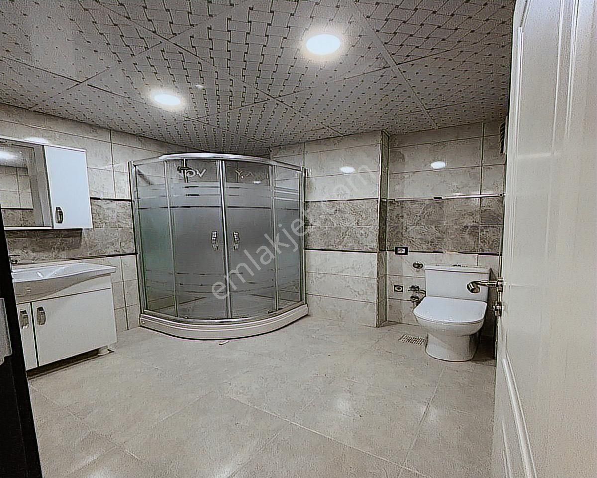 Batı Yapıdan Yeni Bina Cadde Üzeri Geniş Aileler İçin 2+1 Arakat - Görsel 6