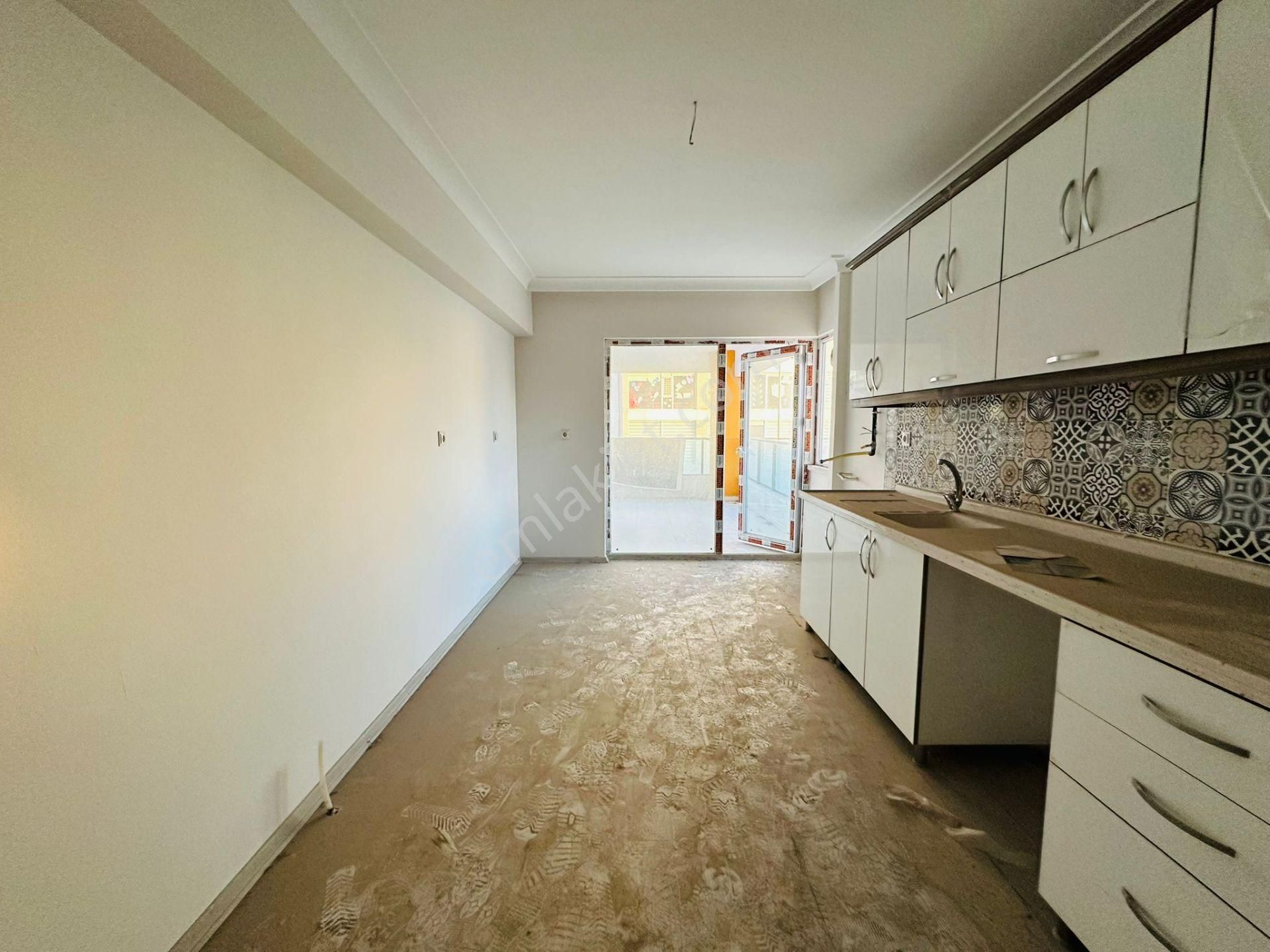 Başpınar Mahallesinde Ebeveyn Banyolu 3+1 Katta Satılık Daire !! - Görsel 4