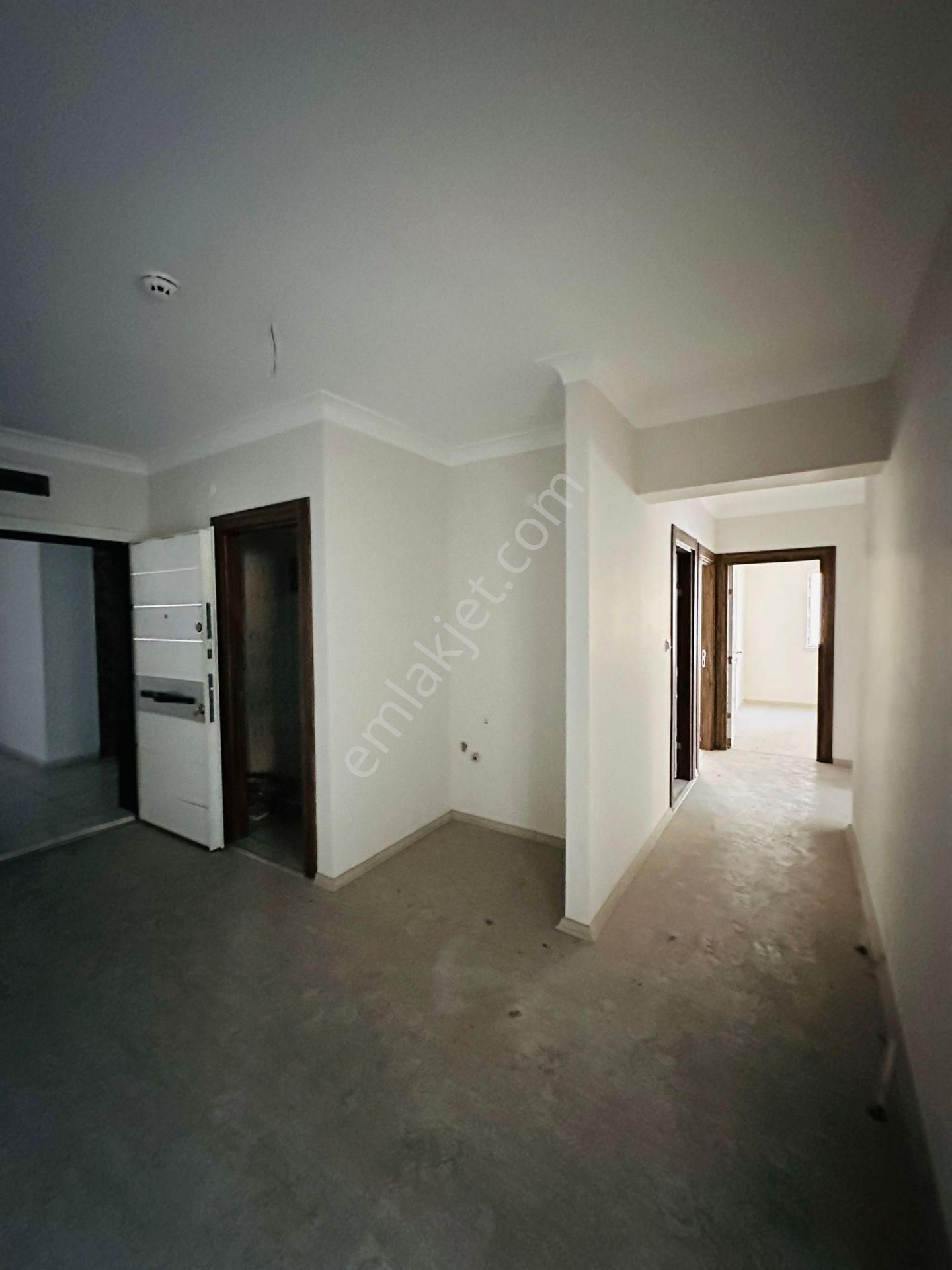 Başpınar Mahallesinde Ebeveyn Banyolu 3+1 Katta Satılık Daire !! - Görsel 15