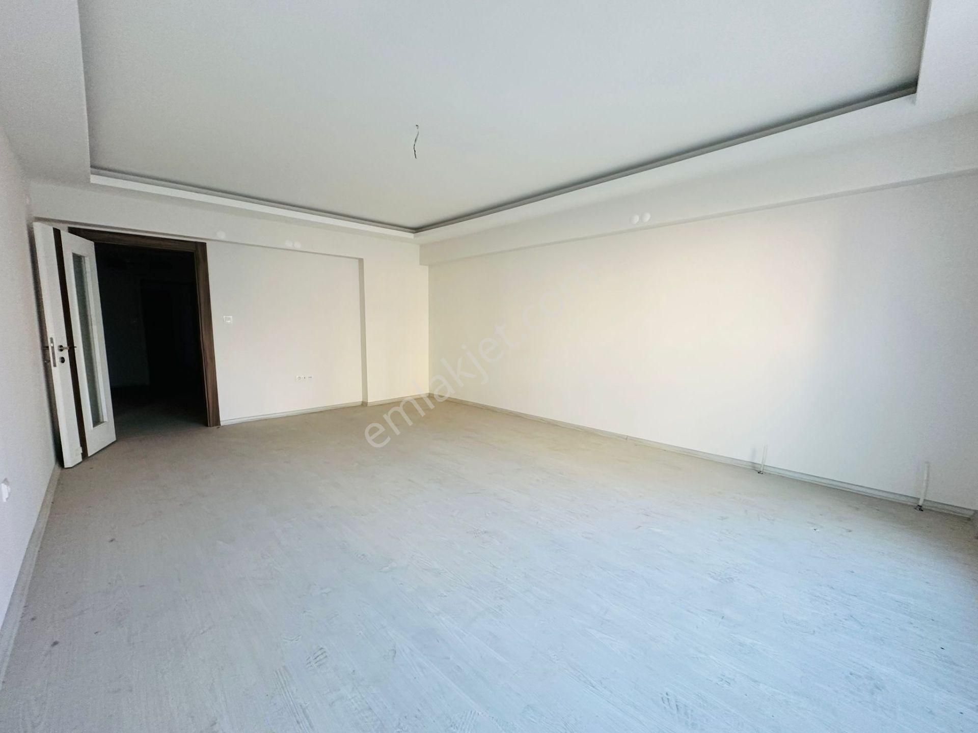 Başpınar Mahallesinde Ebeveyn Banyolu 3+1 Katta Satılık Daire !! - Görsel 8