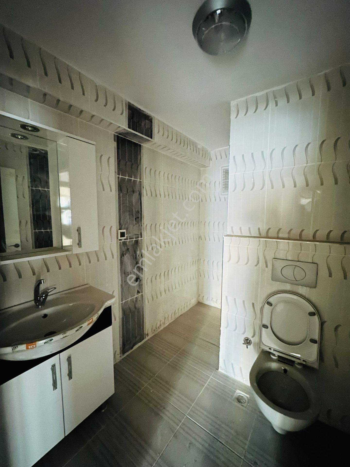 Başpınar Mahallesinde Ebeveyn Banyolu 3+1 Katta Satılık Daire !! - Görsel 22