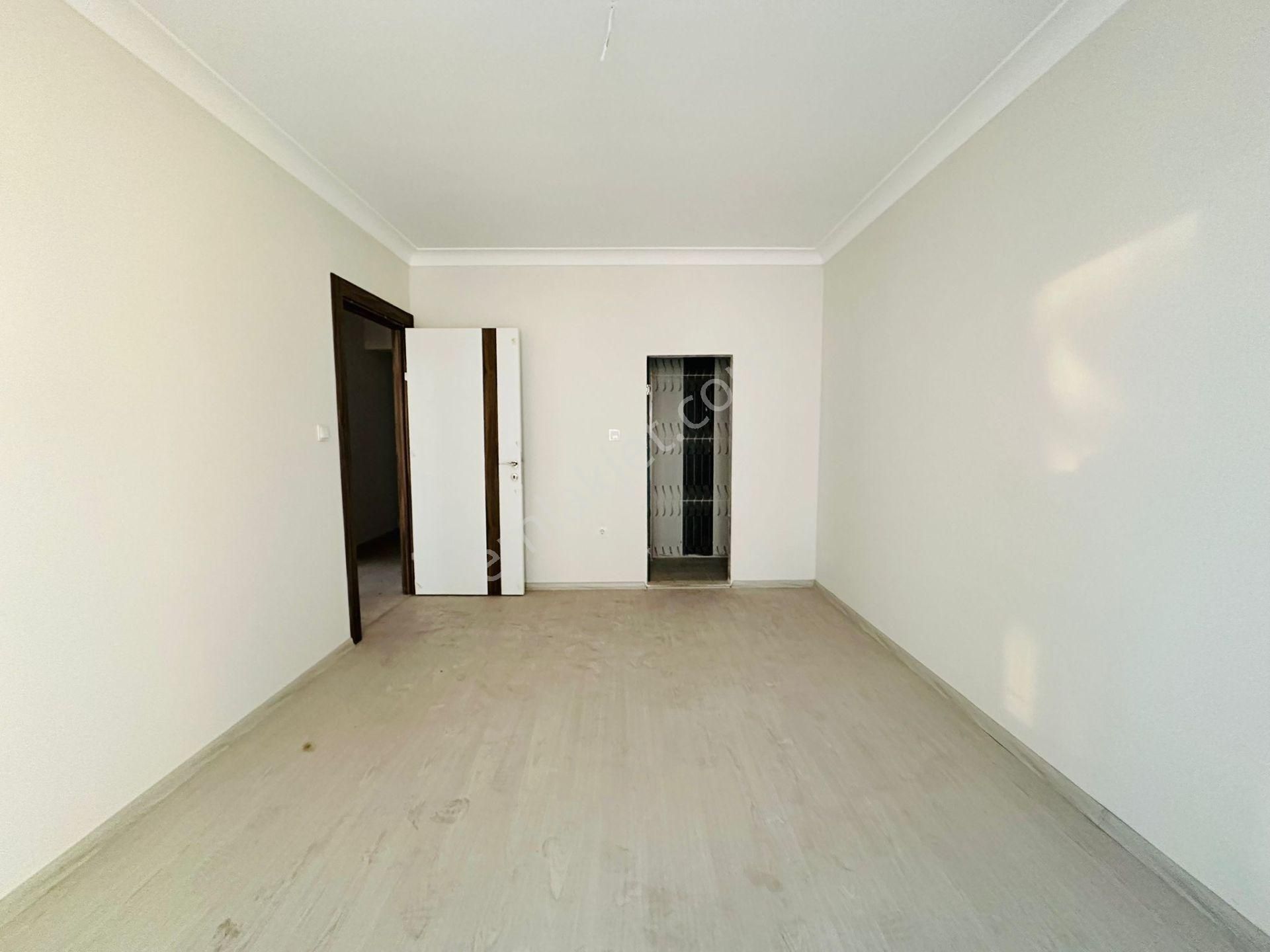 Başpınar Mahallesinde Ebeveyn Banyolu 3+1 Katta Satılık Daire !! - Görsel 13