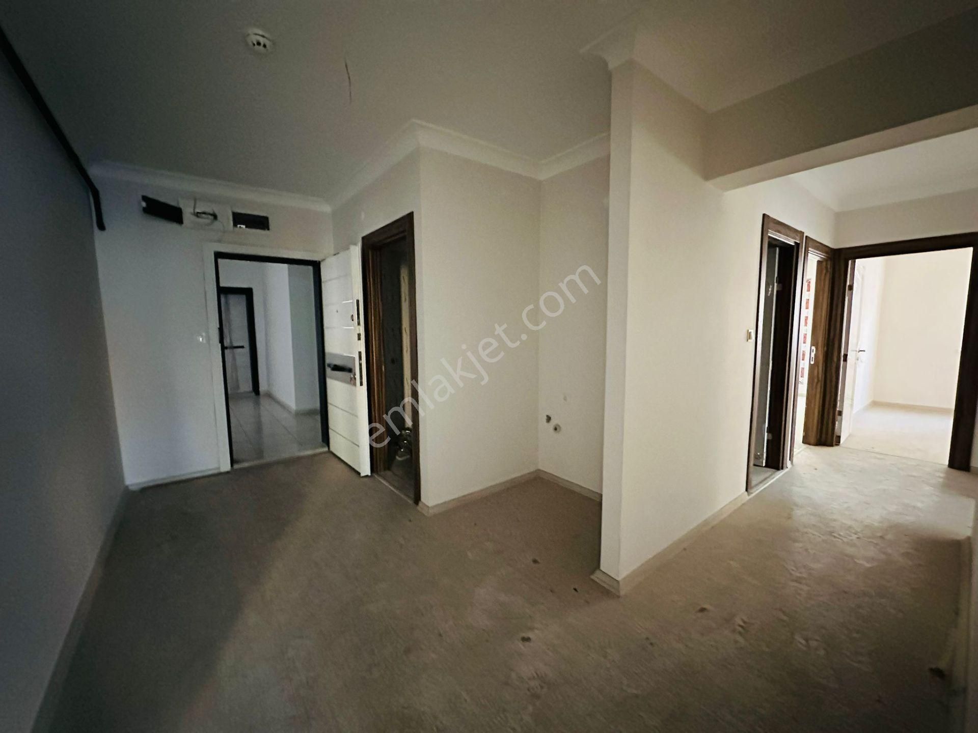 Başpınar Mahallesinde Ebeveyn Banyolu 3+1 Katta Satılık Daire !! - Görsel 18