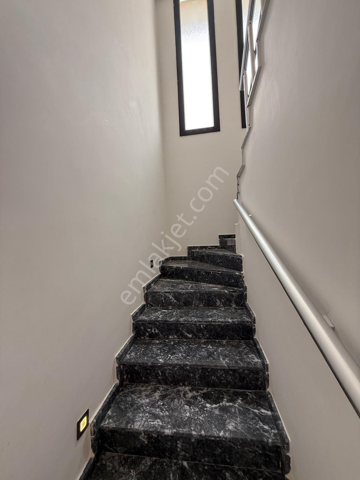 Soğucak Mah Satılık Özel Havuzlu Deniz Manzaralı 4+1 Villa - Görsel 15