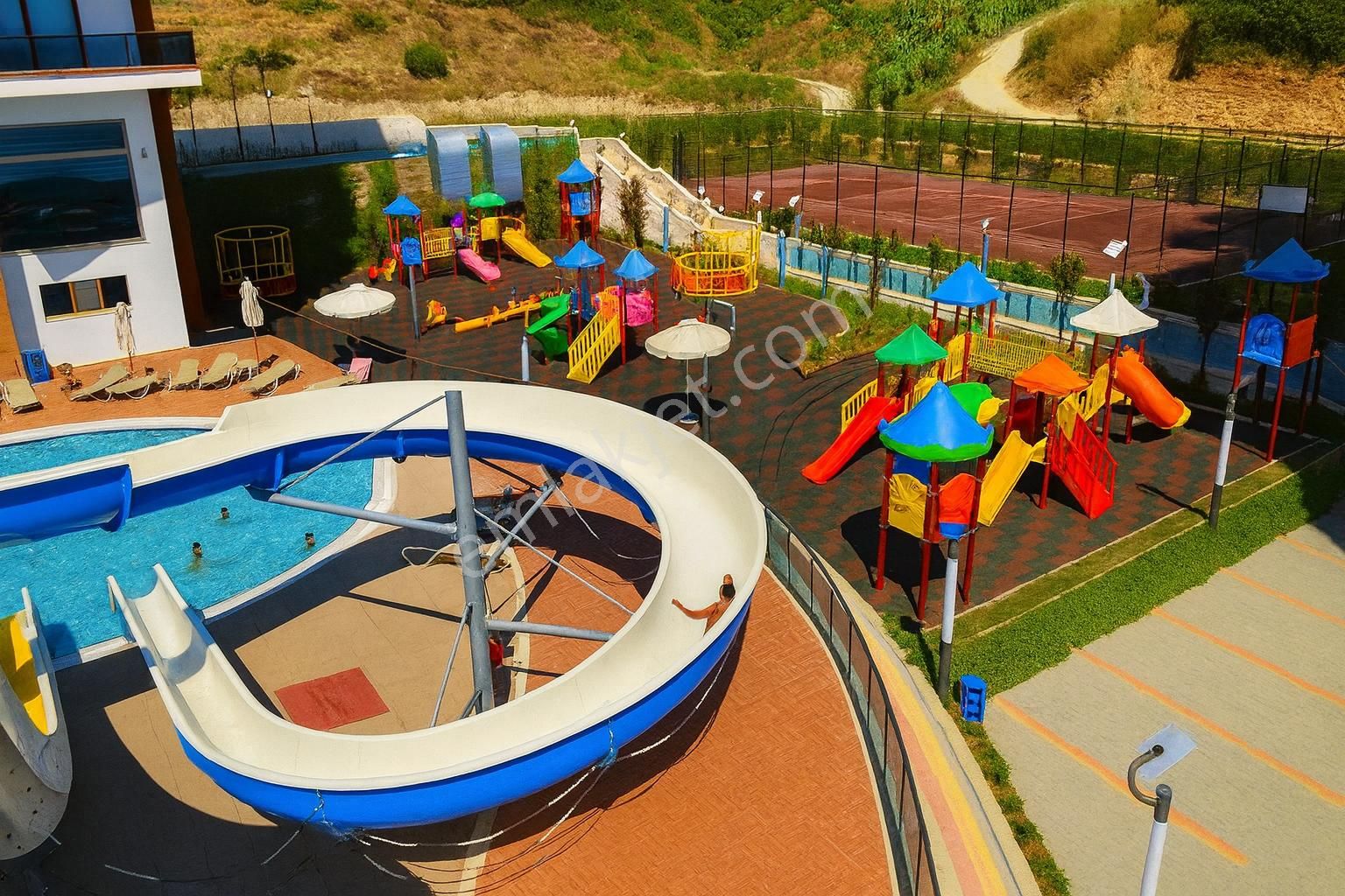 Azura Park 1+1 Eşyalı Daire - Geniş Sosyal Olanaklı Site - Görsel 18