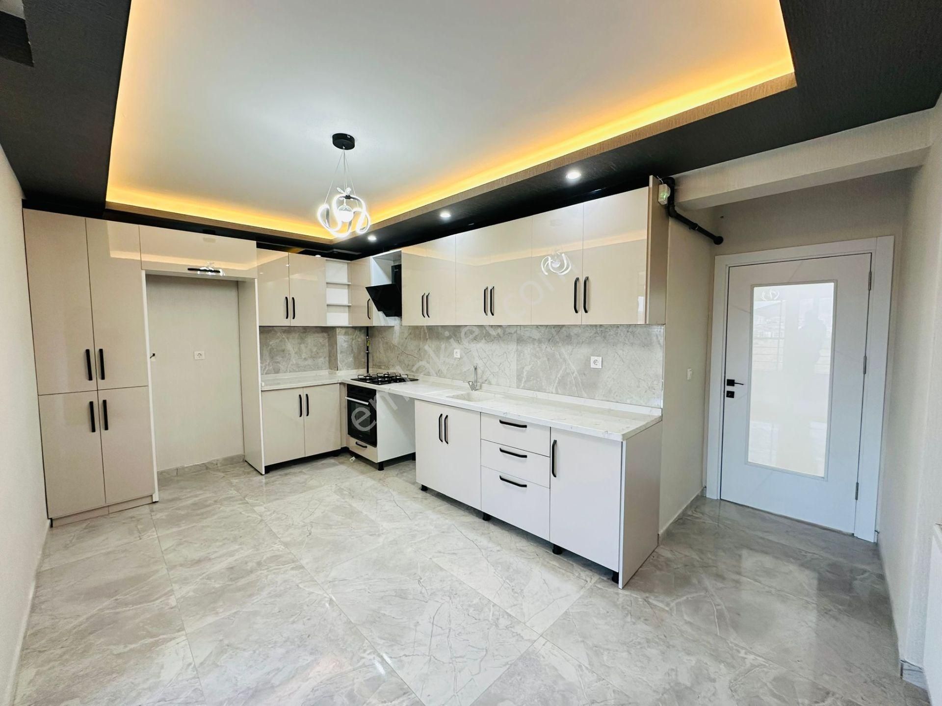 Beşikkaya'da Manzaralı Full Yapılı 3+1 1. Kat Satılık Sıfır Daire !! - Görsel 2