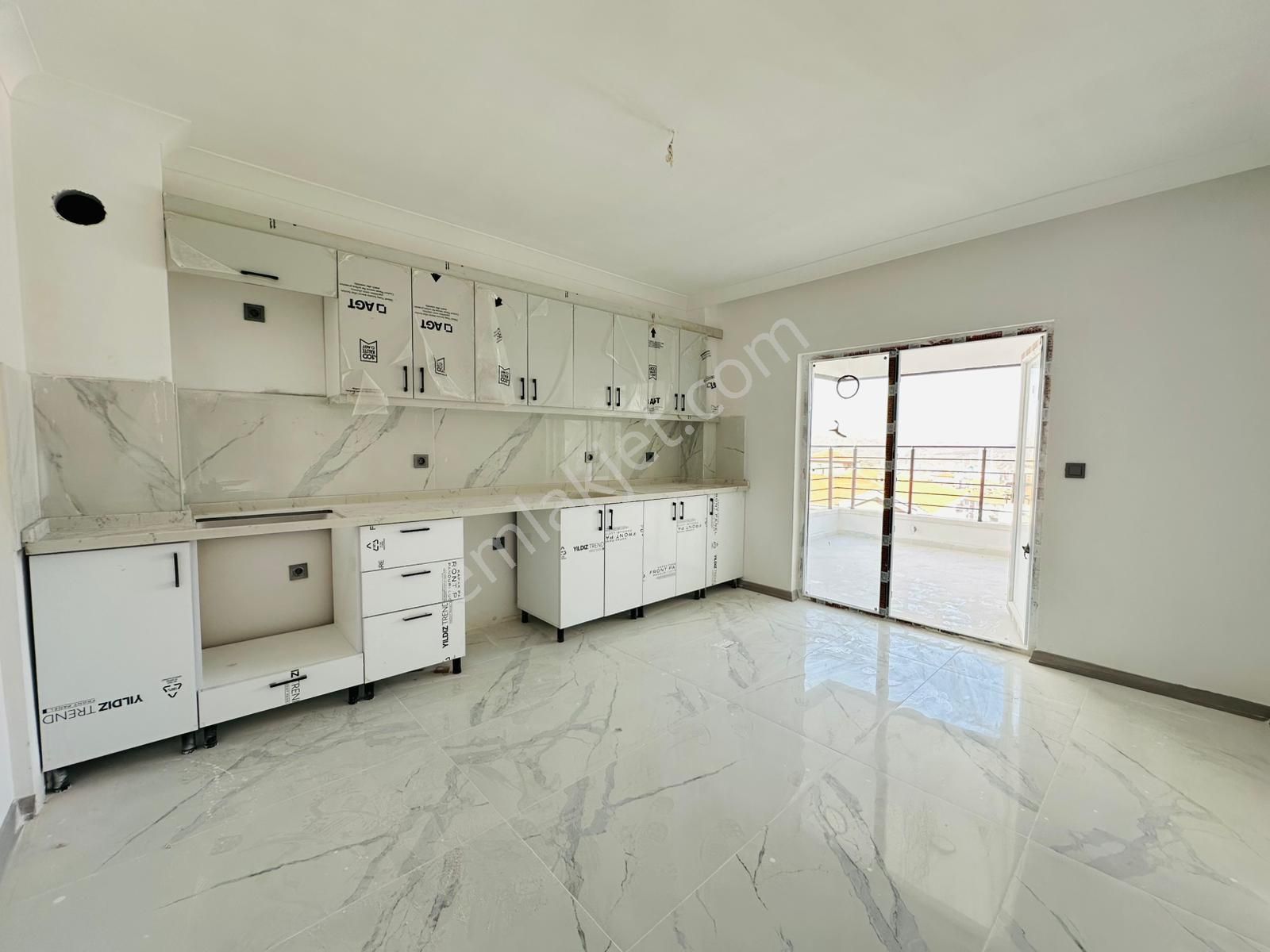 Başak'ta Ebeveyn Banyolu Teras Balkonlu 3+1 1. Katta Satılık Sıfır Daire !!