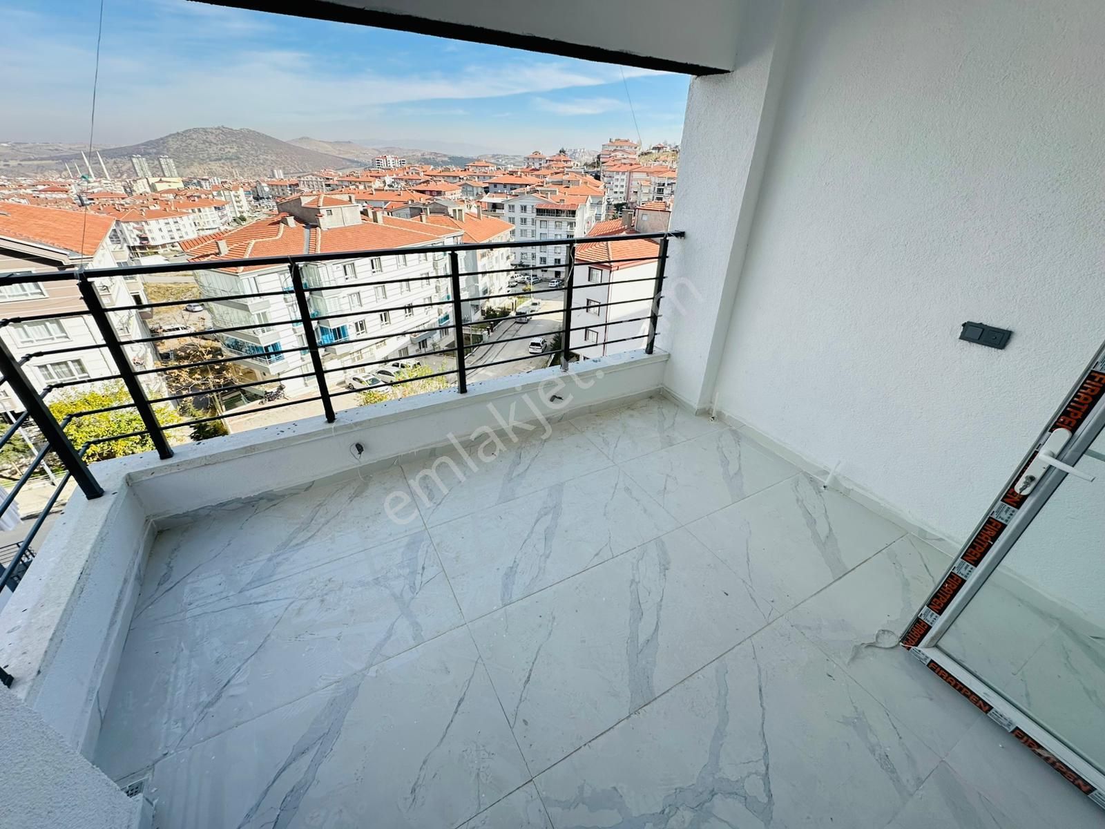 Başak'ta Ebeveyn Banyolu Teras Balkonlu 3+1 1. Katta Satılık Sıfır Daire !! - Görsel 23