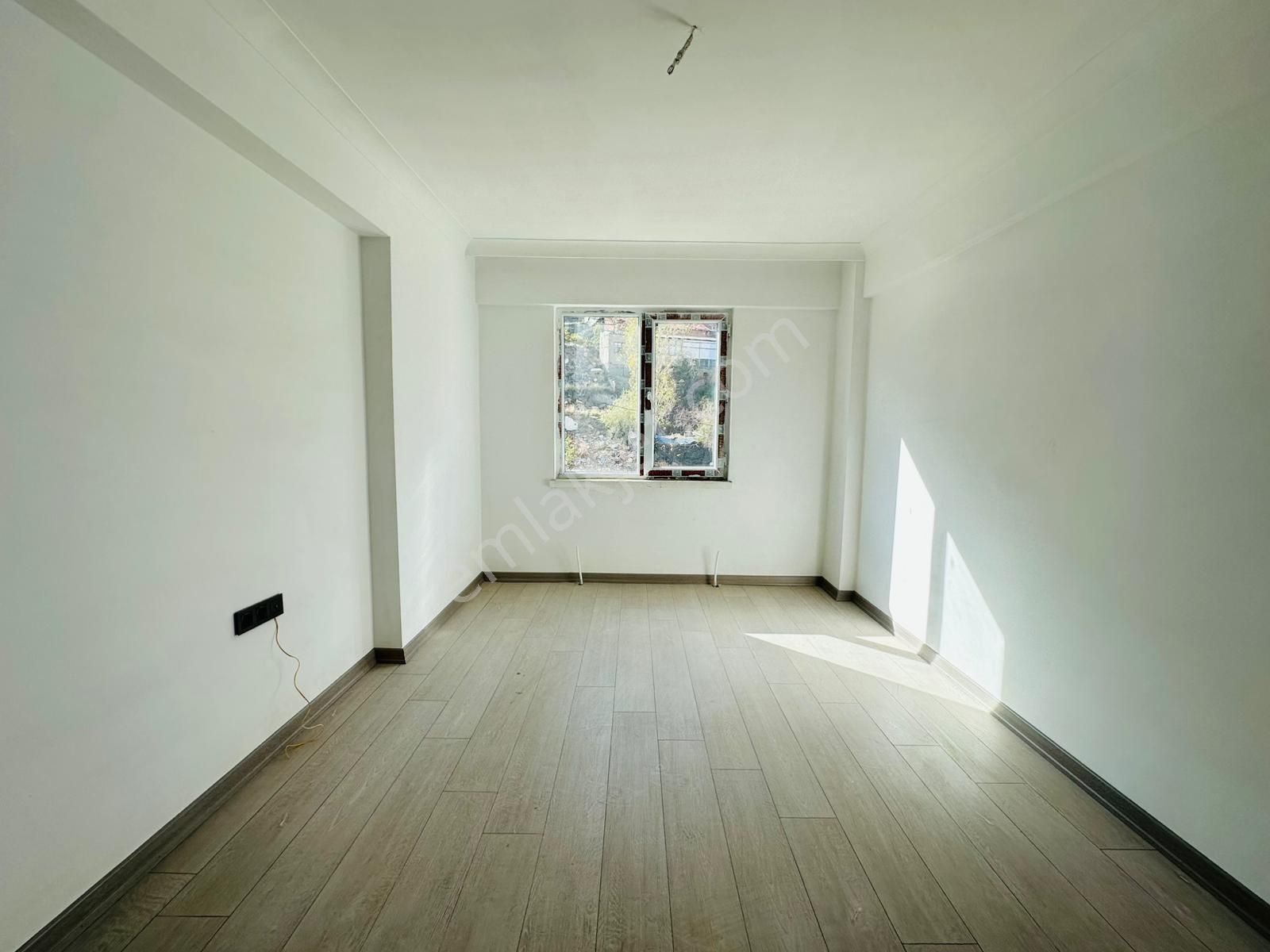 Başak'ta Ebeveyn Banyolu Teras Balkonlu 3+1 1. Katta Satılık Sıfır Daire !! - Görsel 16