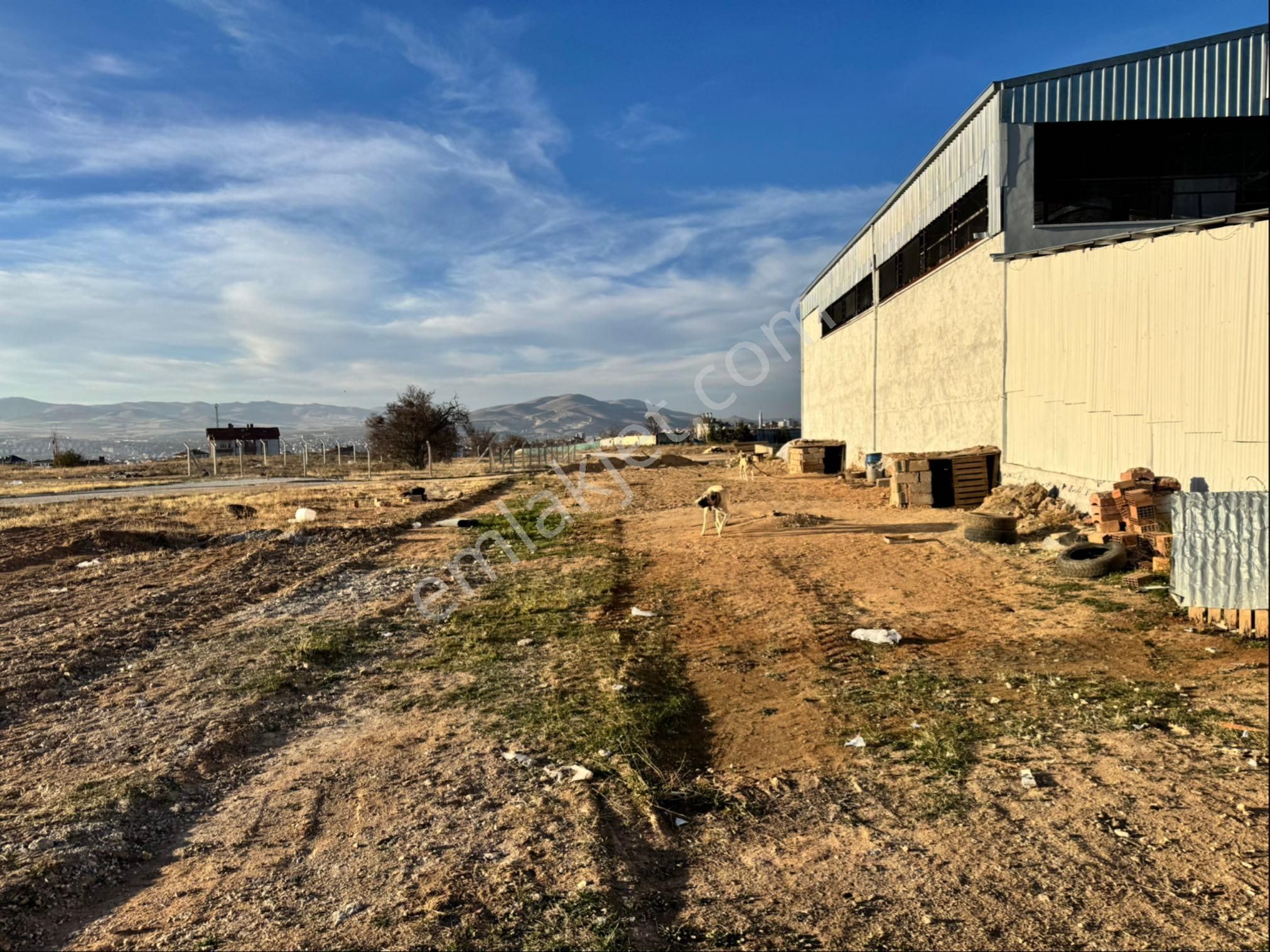 Global'den Sanayi Sitesi Yanıbaşında 785 M2 Satılık Ticari Arsa