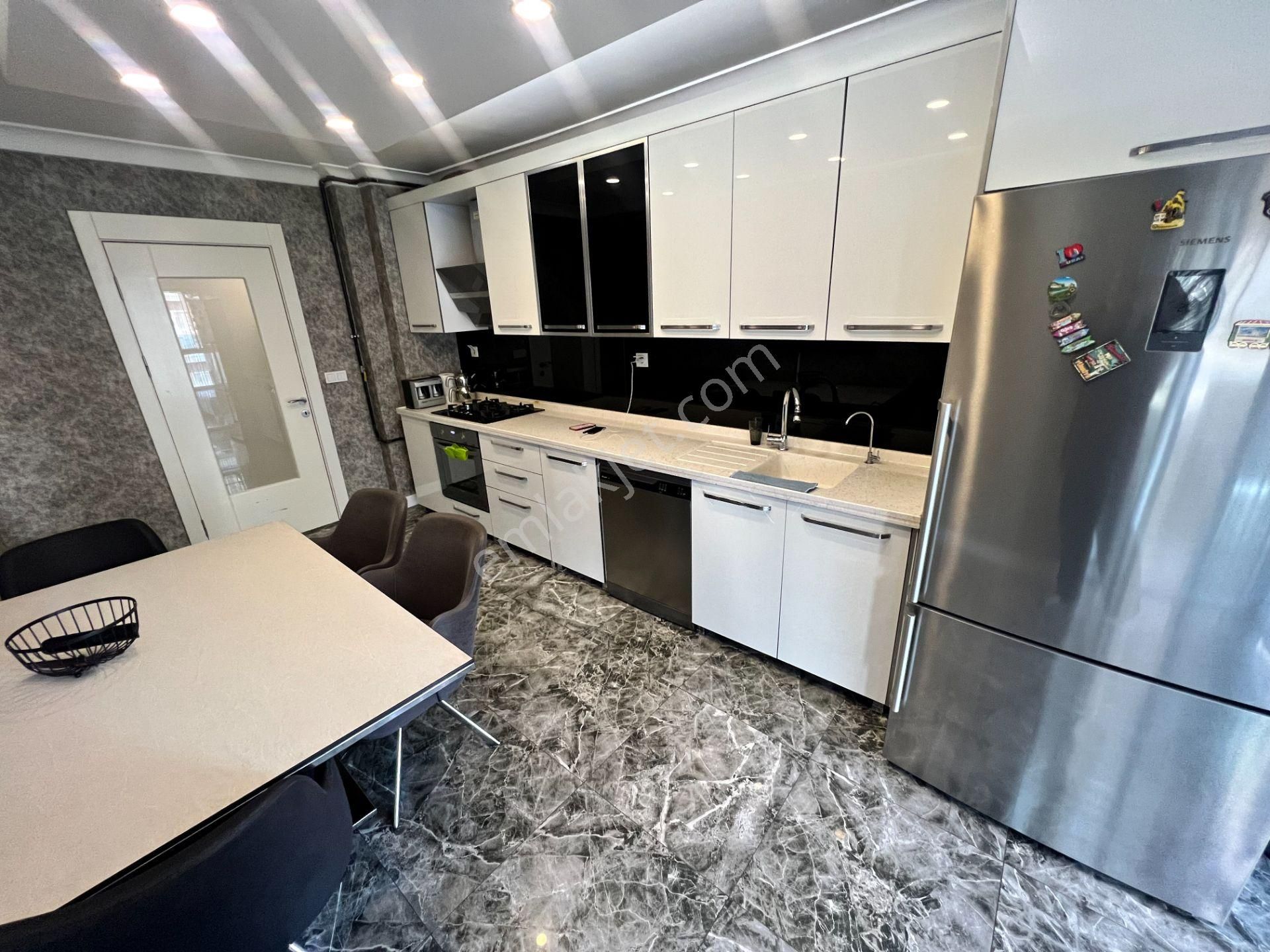 Cihandan Bölgenin Eşsiz Sitesinde 7/24 Güvenlikli Lüks 4+1 Daire - Görsel 5