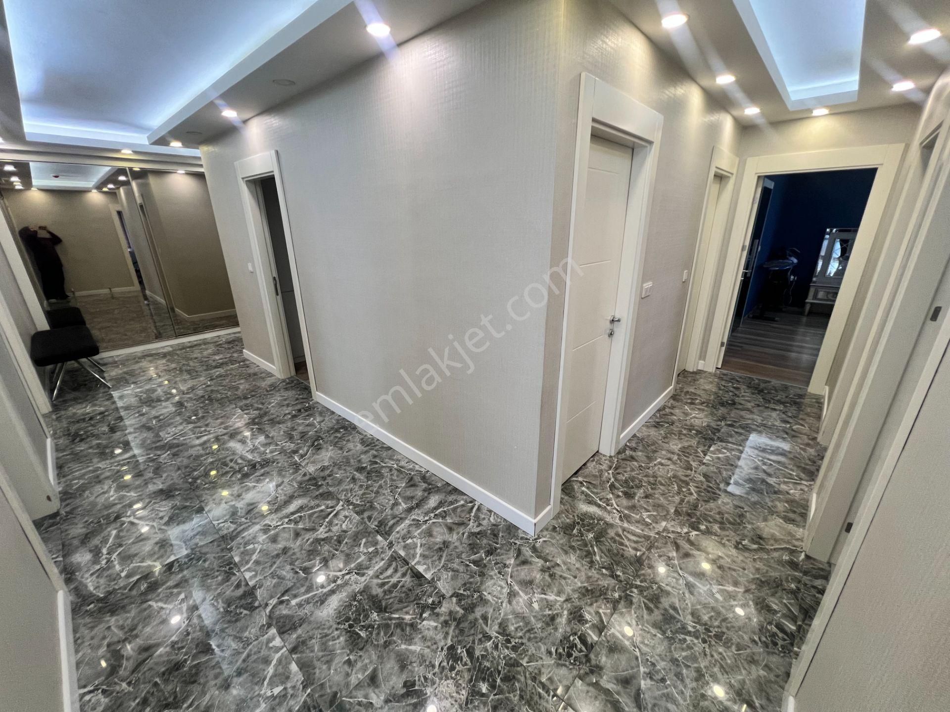 Cihandan Bölgenin Eşsiz Sitesinde 7/24 Güvenlikli Lüks 4+1 Daire - Görsel 36