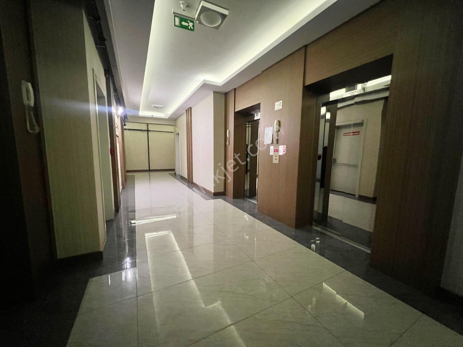 Cihandan Bölgenin Eşsiz Sitesinde 7/24 Güvenlikli Lüks 4+1 Daire - Görsel 40