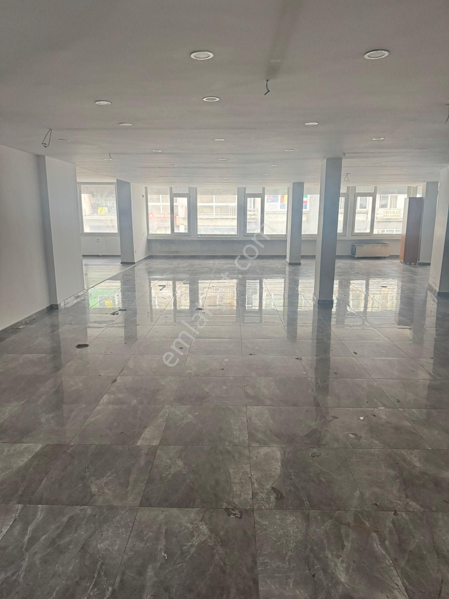 Kadıköy Altıyol Da Kuşdili Caddesinde 350m Net - Görsel 5