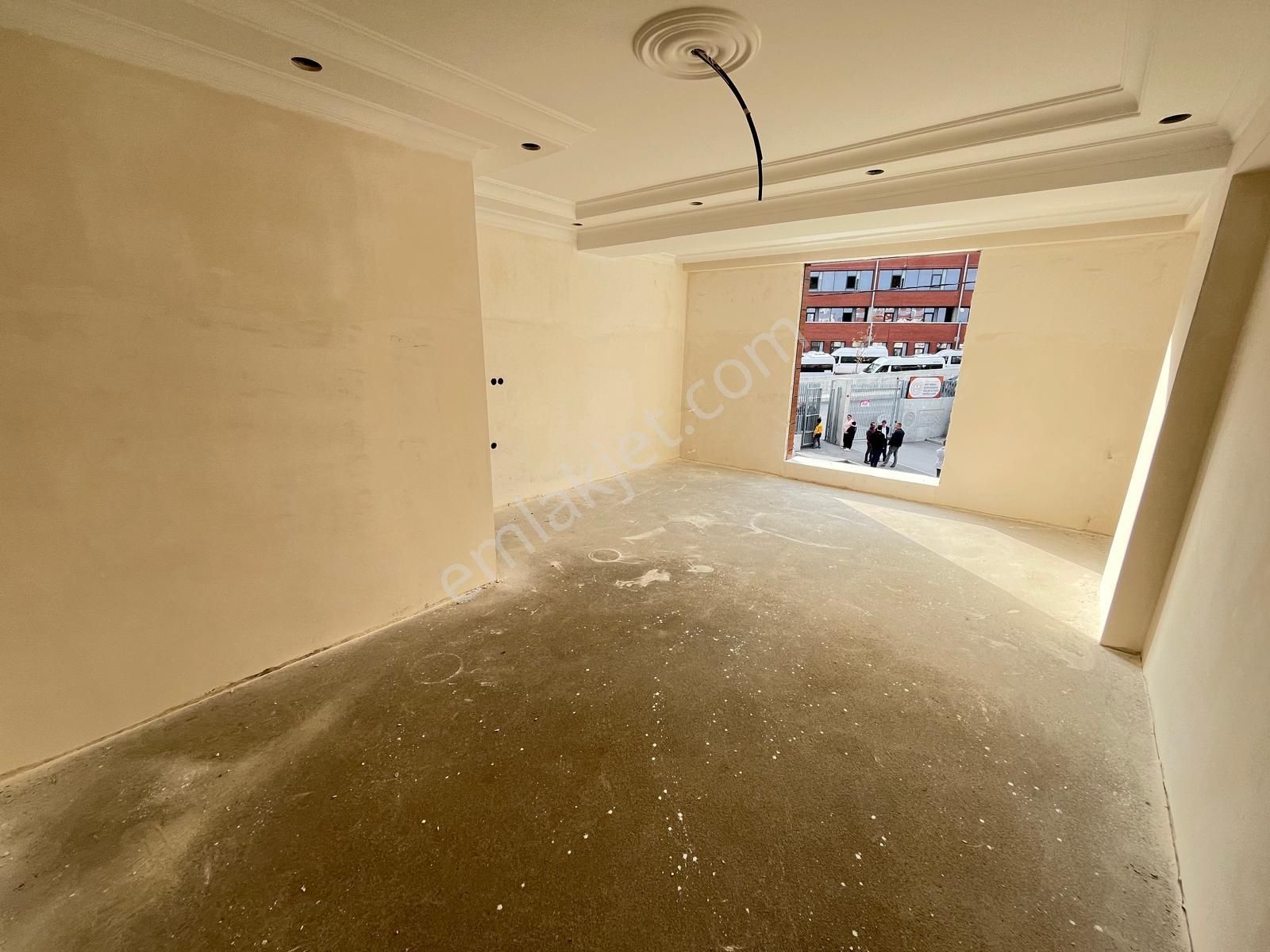 Has Seba'da Tevfikbeyde 2+1 Sıfır Asansörlü Caddeye Yakın 1.kat - Görsel 3