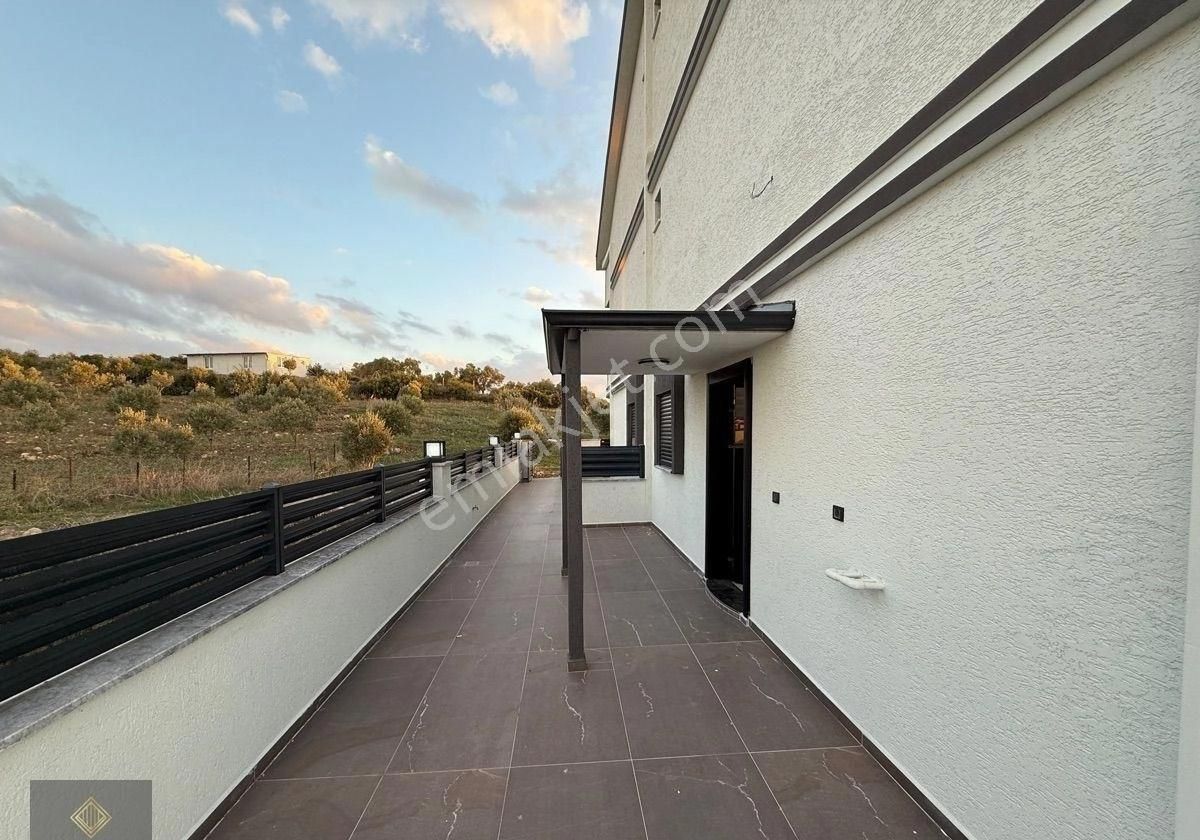 Didim’de Satılık 3+1 Müstakil Bahçeli Müstakil Girişli Ön Cephe Lüks Villa Fırsatı Önü Komple Açık - Görsel 12