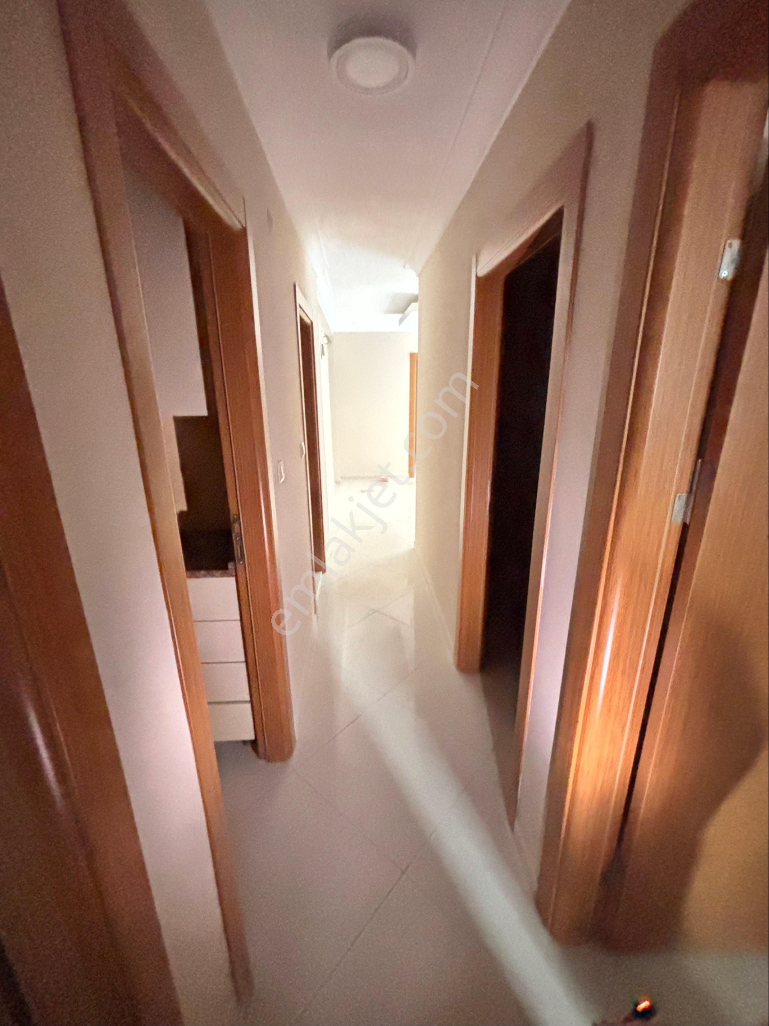 Merkez’de 3+1 Düz Giriş Kiralık Ofis-muayne Hane-büro - Görsel 12