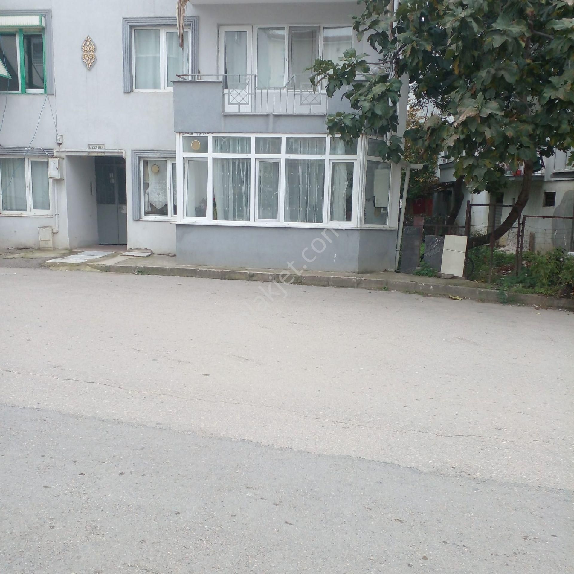 Gemlik K.kumla Feyza Emlak Tan Satılık Kaleriferli Daire