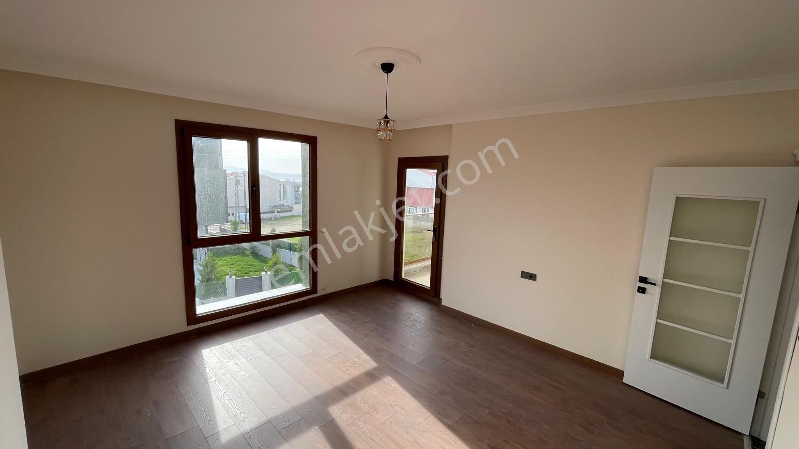 Yeniçiftlik'de Deniz Manzaralı Merkezi Konum 4+1 Lüx Villa - Görsel 21