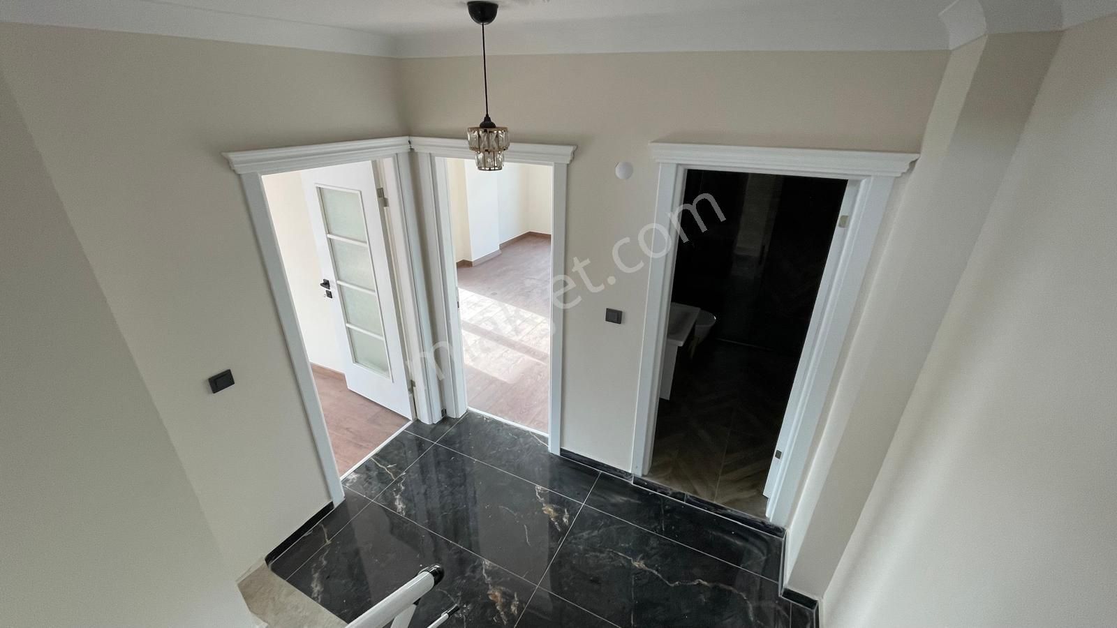 Yeniçiftlik'de Deniz Manzaralı Merkezi Konum 4+1 Lüx Villa - Görsel 19