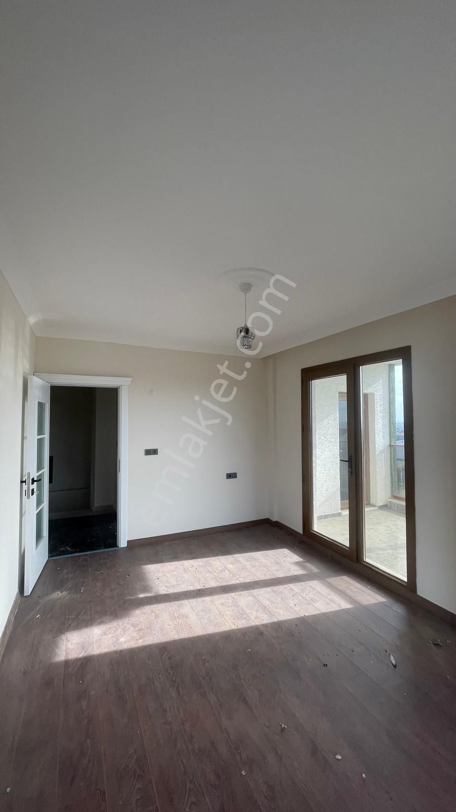 Yeniçiftlik'de Deniz Manzaralı Merkezi Konum 4+1 Lüx Villa - Görsel 17