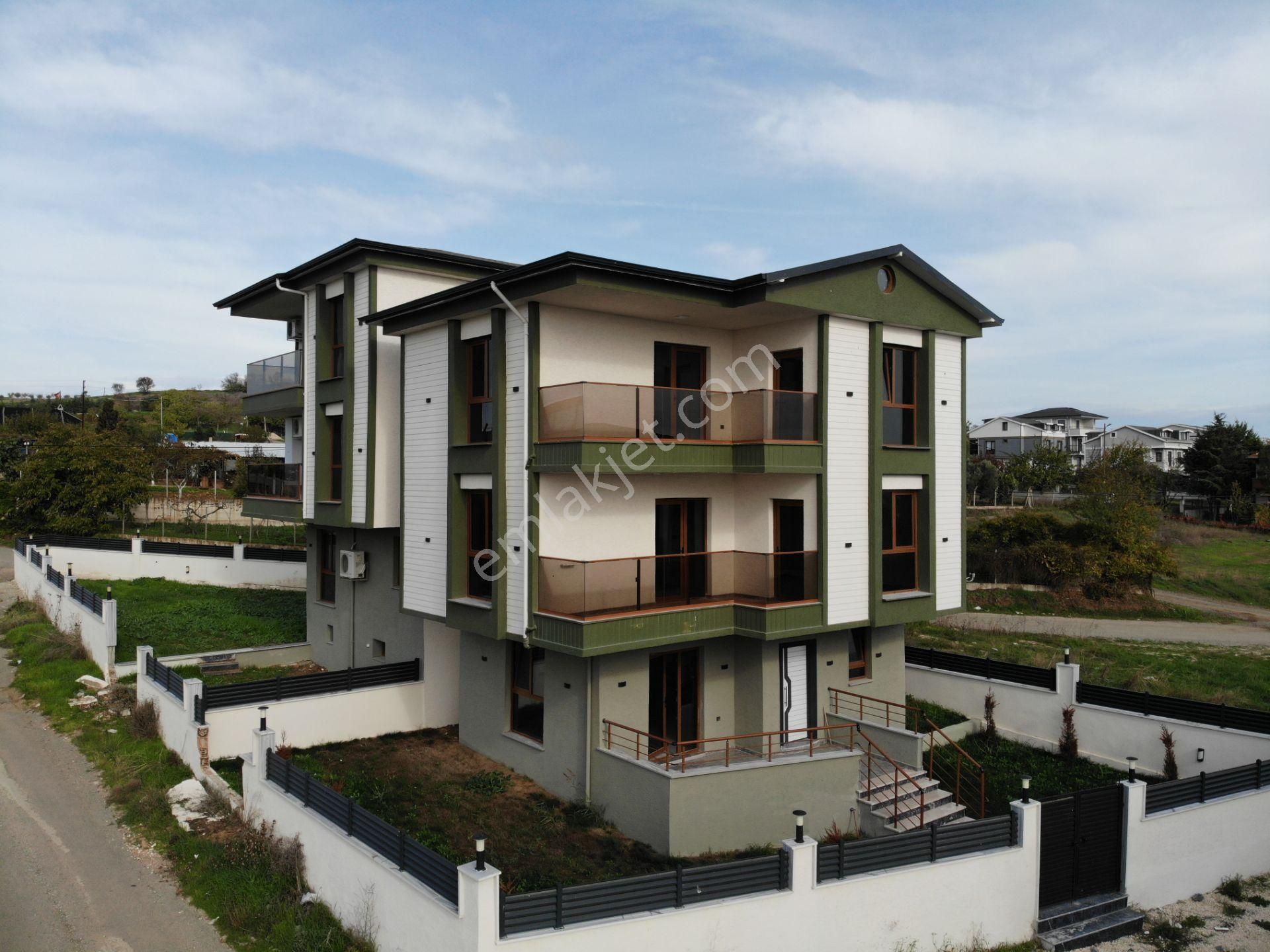 Yeniçiftlik'de Deniz Manzaralı Merkezi Konum 4+1 Lüx Villa