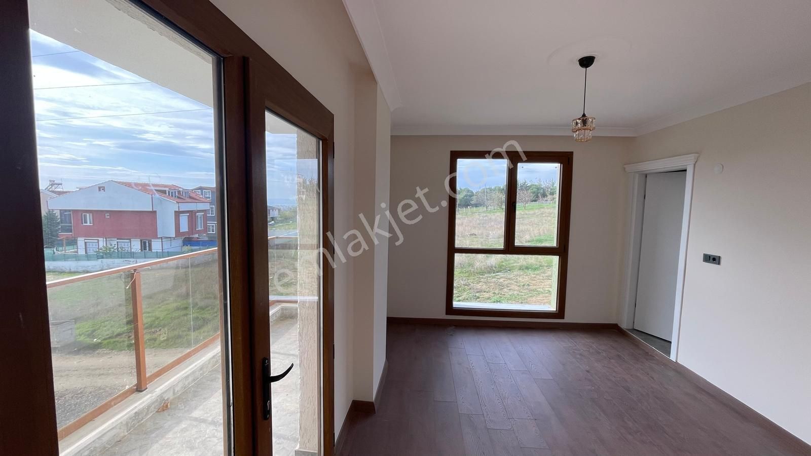 Yeniçiftlik'de Deniz Manzaralı Merkezi Konum 4+1 Lüx Villa - Görsel 23