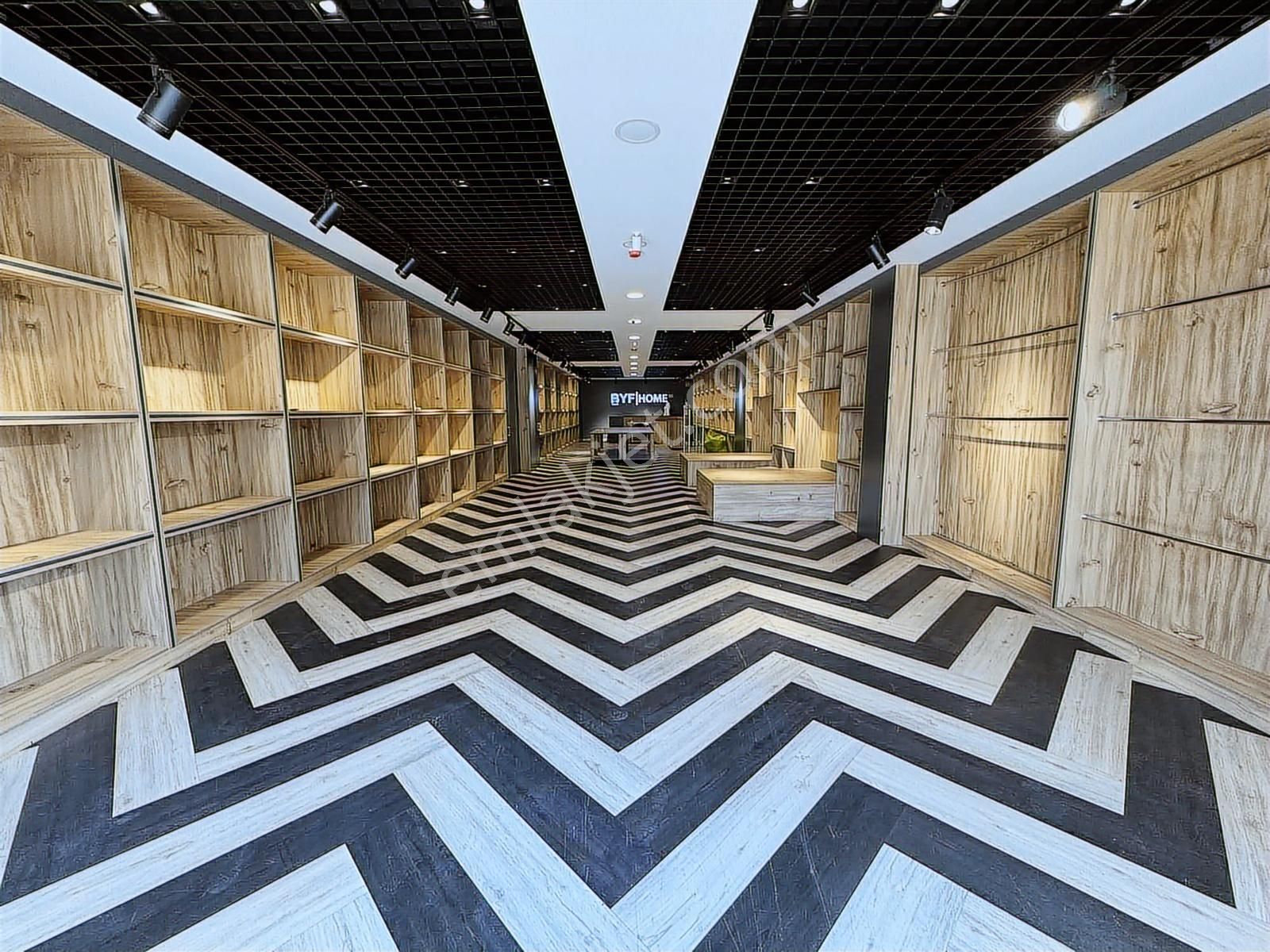 Kristal K2 Pera Gayrimenkul Kiralık 250 M2 Tasarım Mağaza Dükkan