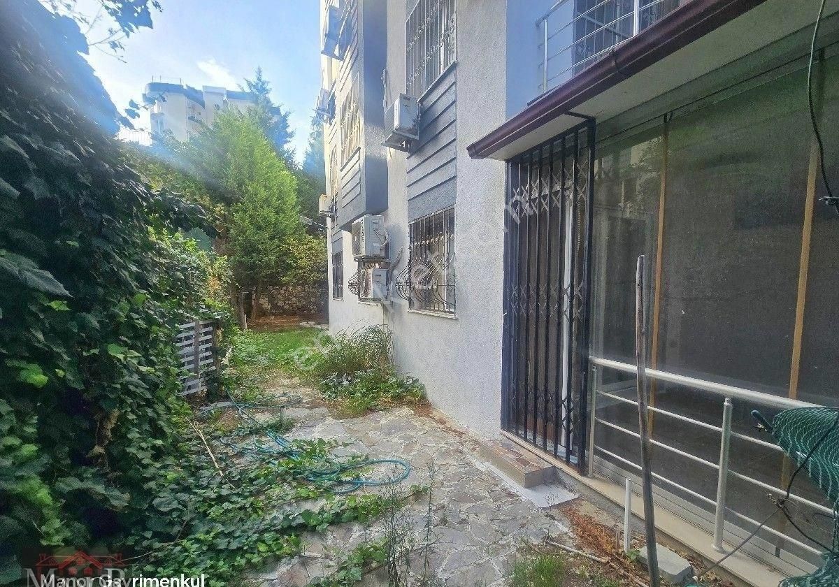 Kuşadası Merkezde 1+1 Eşyalı Havuzlu Sitede Satılık Bahçe Katı Daire - Görsel 2