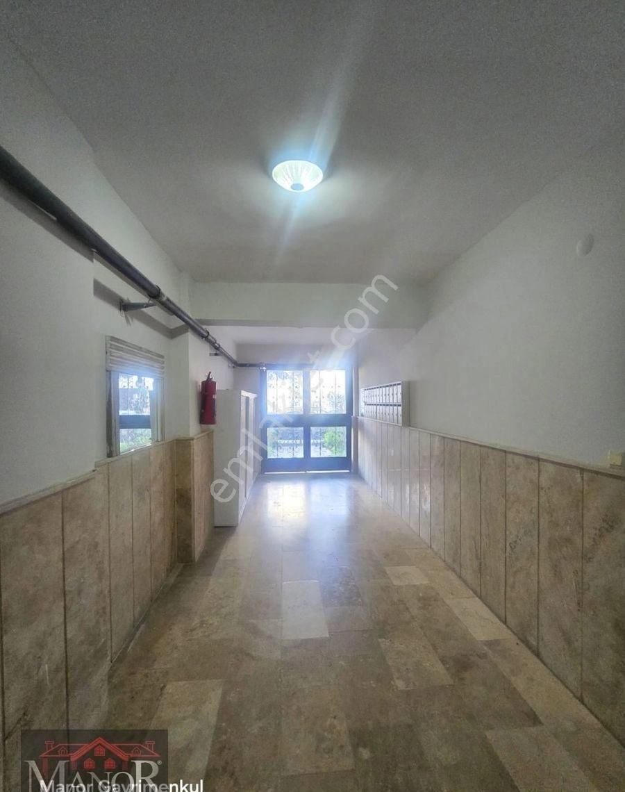 Kuşadası İkiçeşmelik Mah. 1+1 Geniş Bahçe Katı Daire - Görsel 6