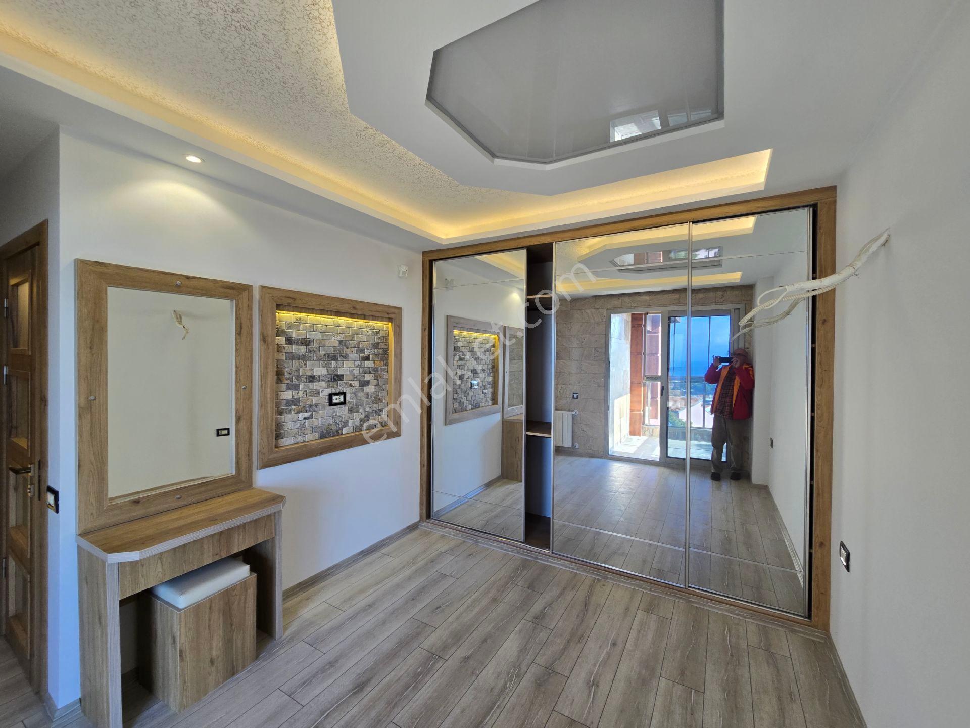 Kuşadasında Açık Kapalı Yüzme Havuz'lu 3+1 140m2 Deniz Manzaralı Lux Daire - Görsel 15