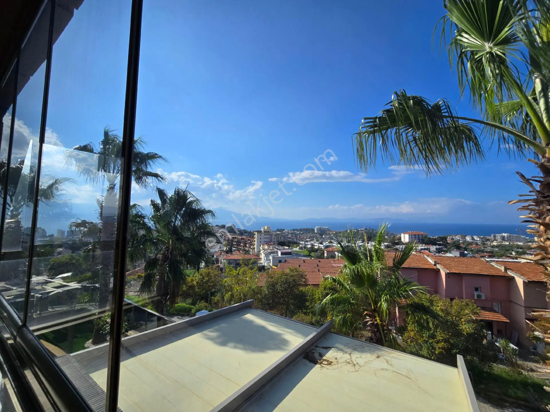 Kuşadasında Açık Kapalı Yüzme Havuz'lu 3+1 140m2 Deniz Manzaralı Lux Daire - Görsel 2