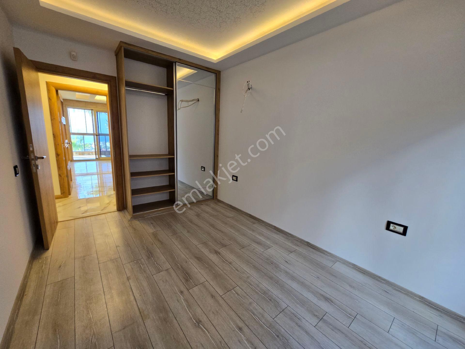 Kuşadasında Açık Kapalı Yüzme Havuz'lu 3+1 140m2 Deniz Manzaralı Lux Daire - Görsel 23