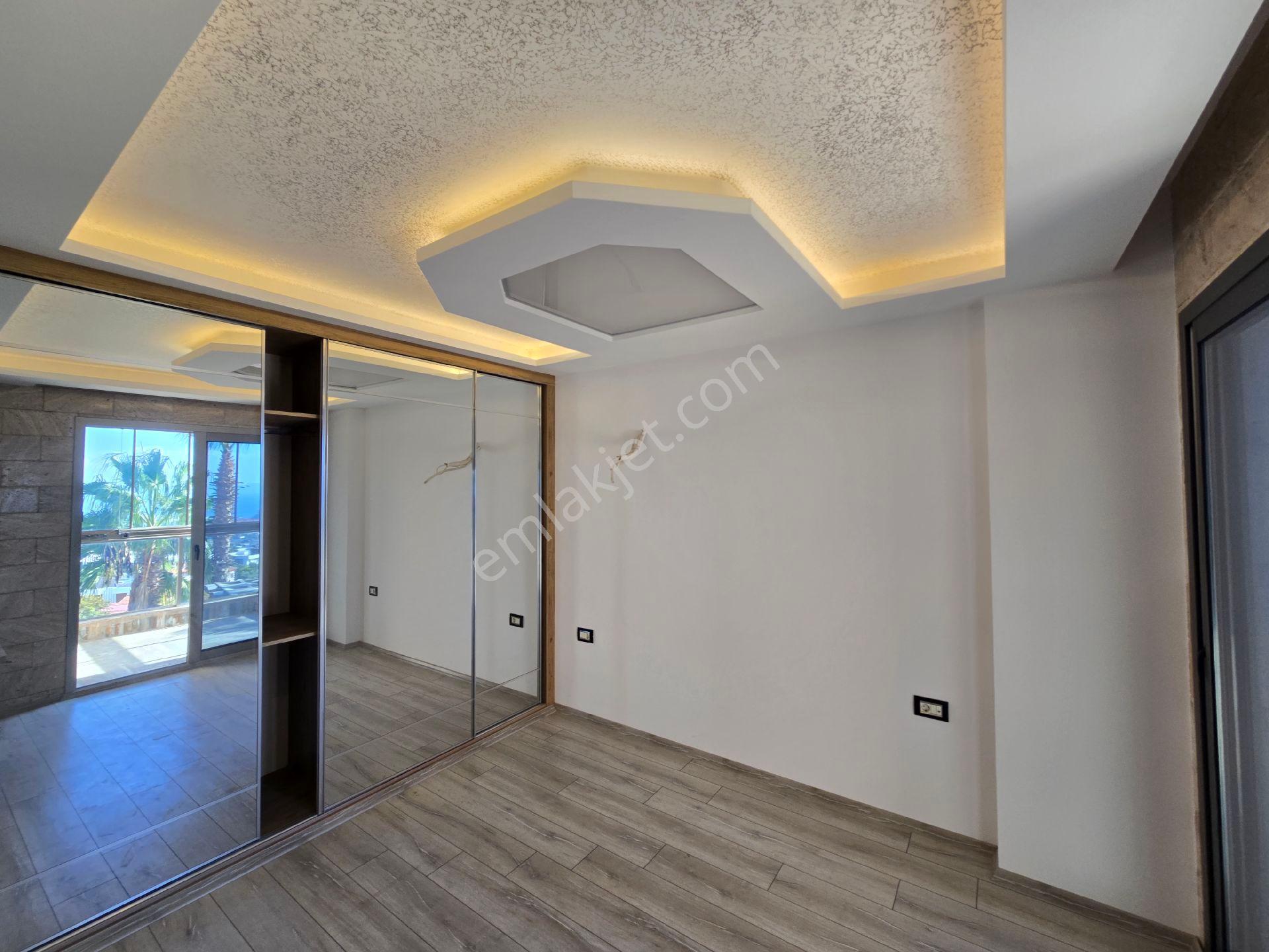 Kuşadasında Açık Kapalı Yüzme Havuz'lu 3+1 140m2 Deniz Manzaralı Lux Daire - Görsel 14