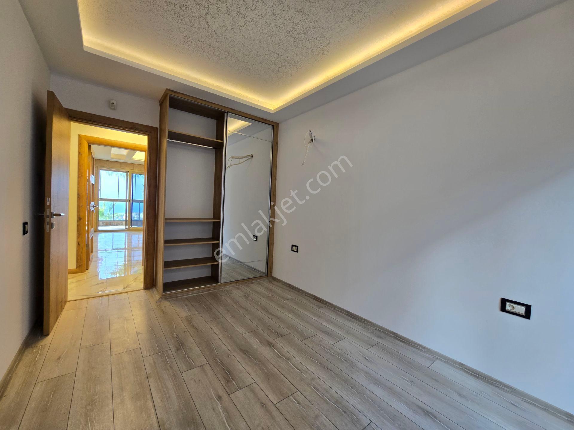 Kuşadasında Açık Kapalı Yüzme Havuz'lu 3+1 140m2 Deniz Manzaralı Lux Daire - Görsel 21