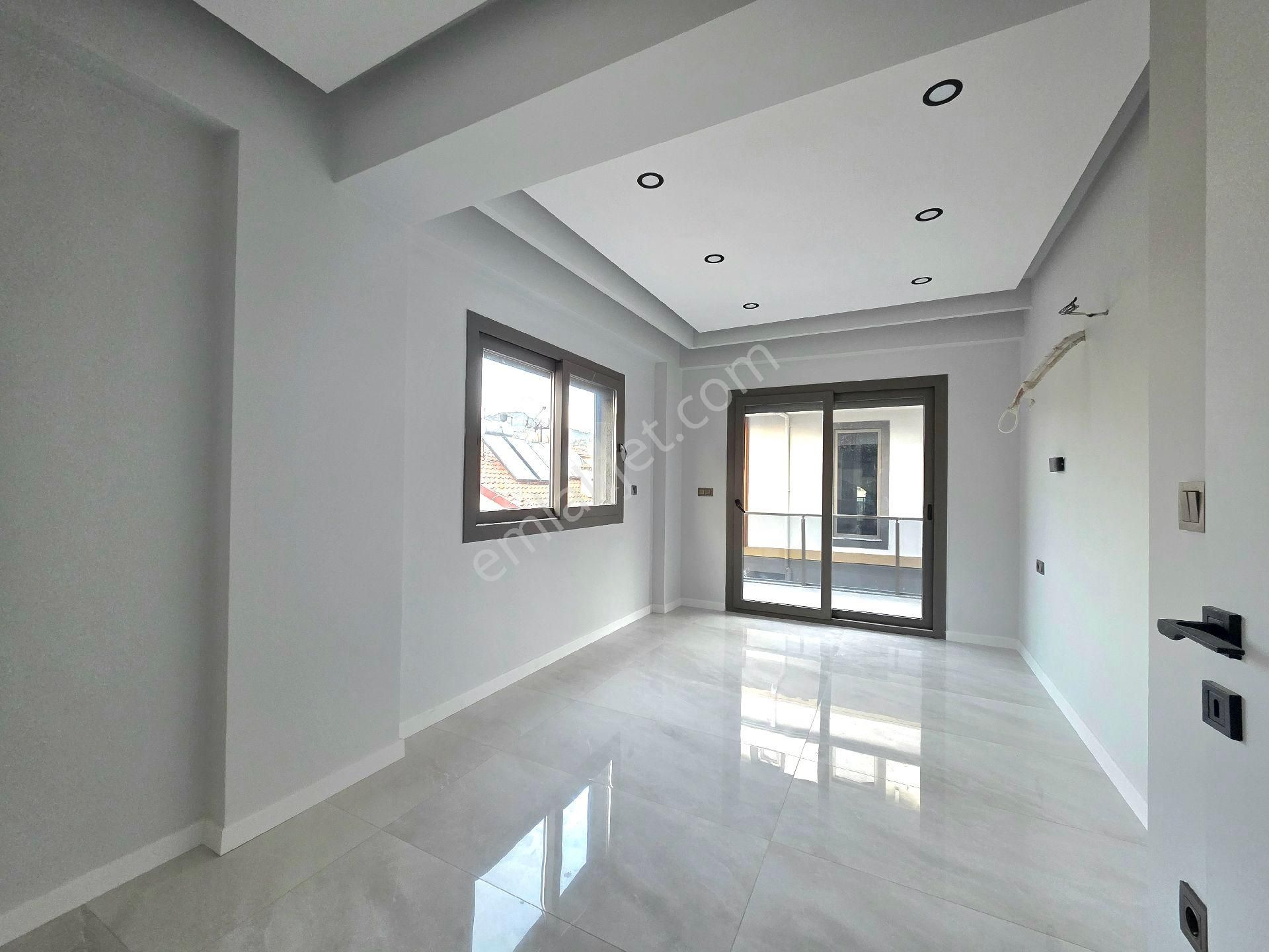 Fethiye Yenimahalle'de Satılık 4+1 160m2 Bahçeli Havuzlu Villa - Görsel 16