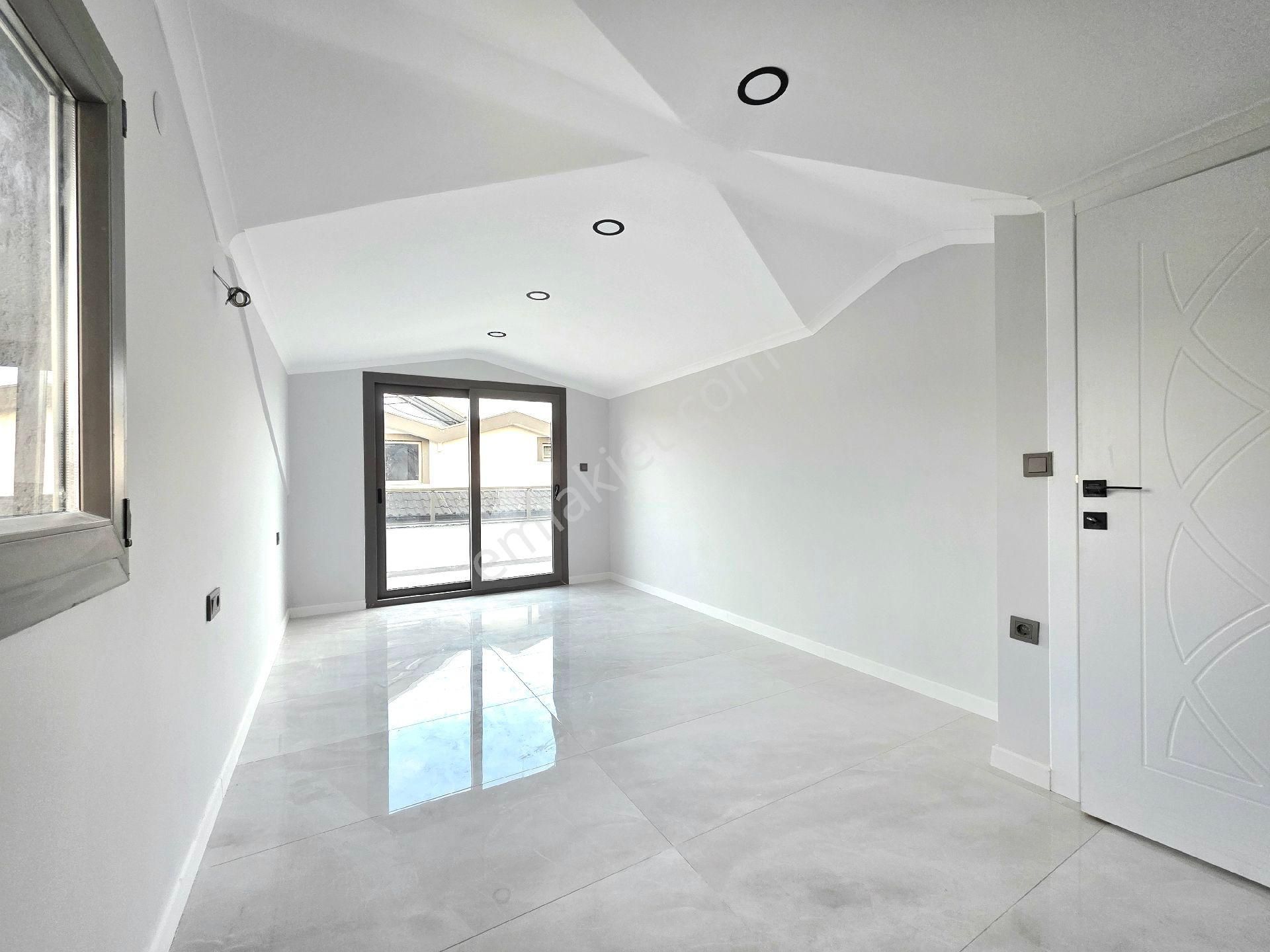 Fethiye Yenimahalle'de Satılık 4+1 160m2 Bahçeli Havuzlu Villa - Görsel 29