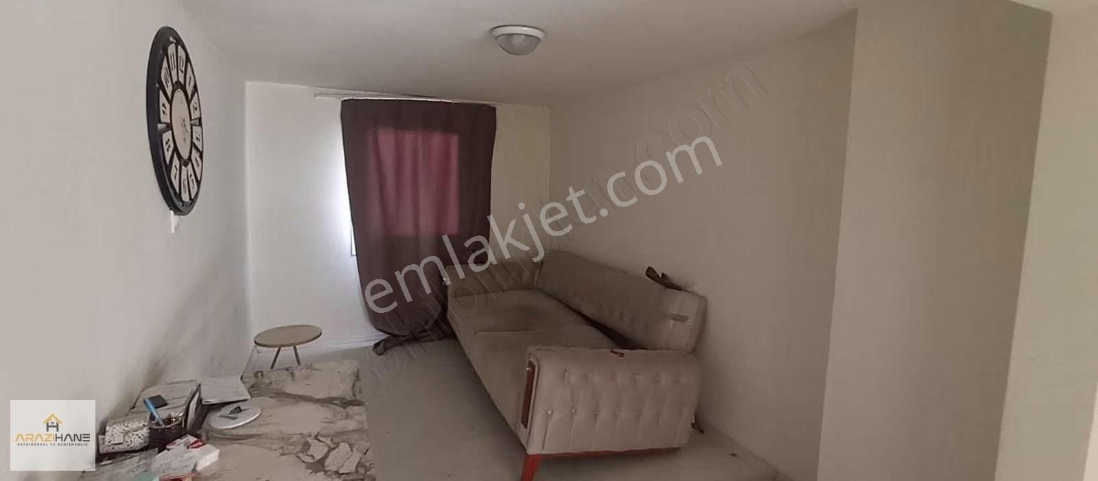 Satılık Çarşı Merkezde 2+1 Hacıilyasda Büyük Teraslı Daire
